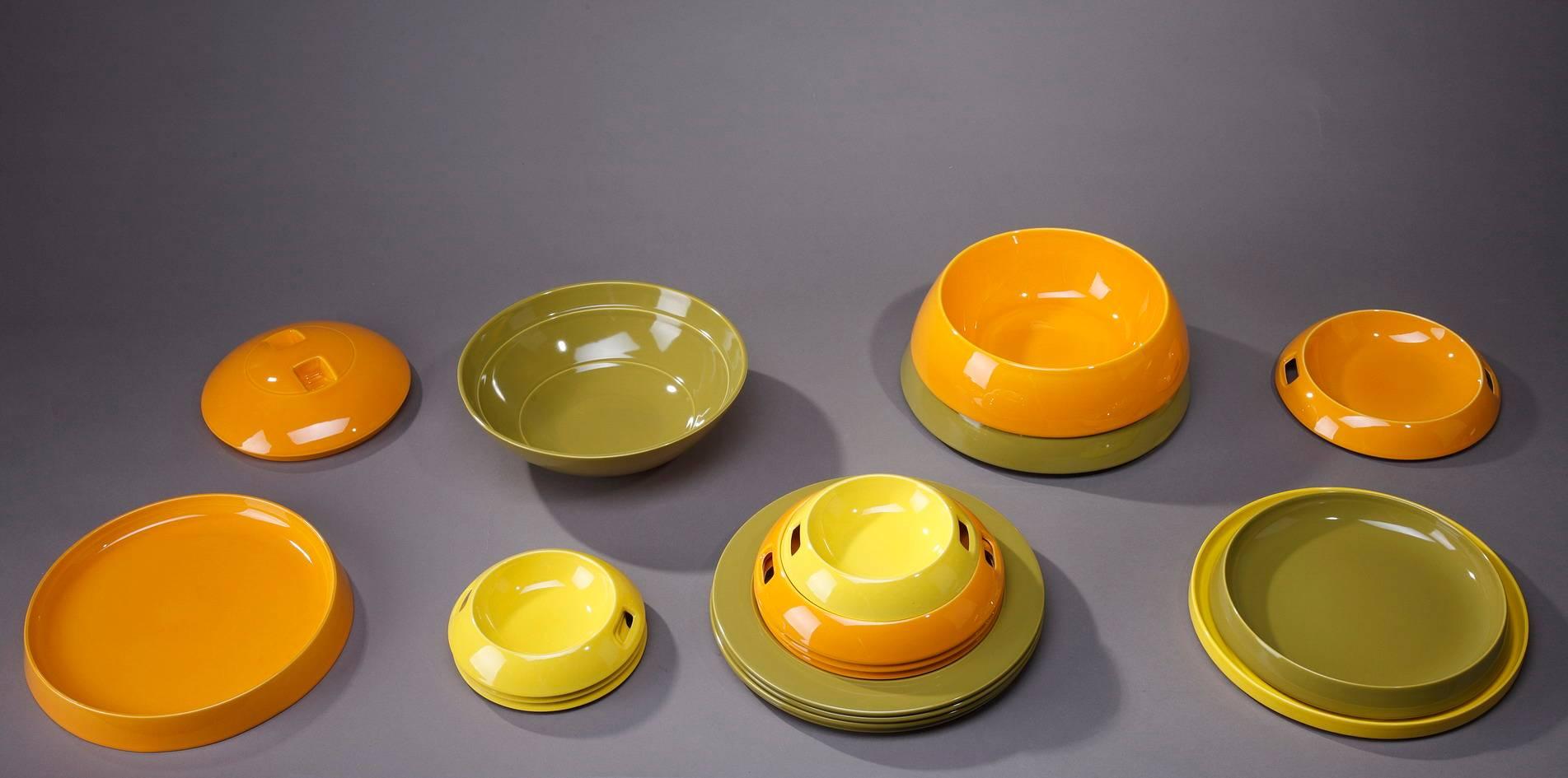 Yellow, orange and olive green glazed ceramic dish ball including 19 individual pieces (bowls and plates) for four people. La Boule or Die Kugel was designed by Helen von Boch in 1971 for Villeroy & Boch. Each piece is stamped Villeroy & Boch,