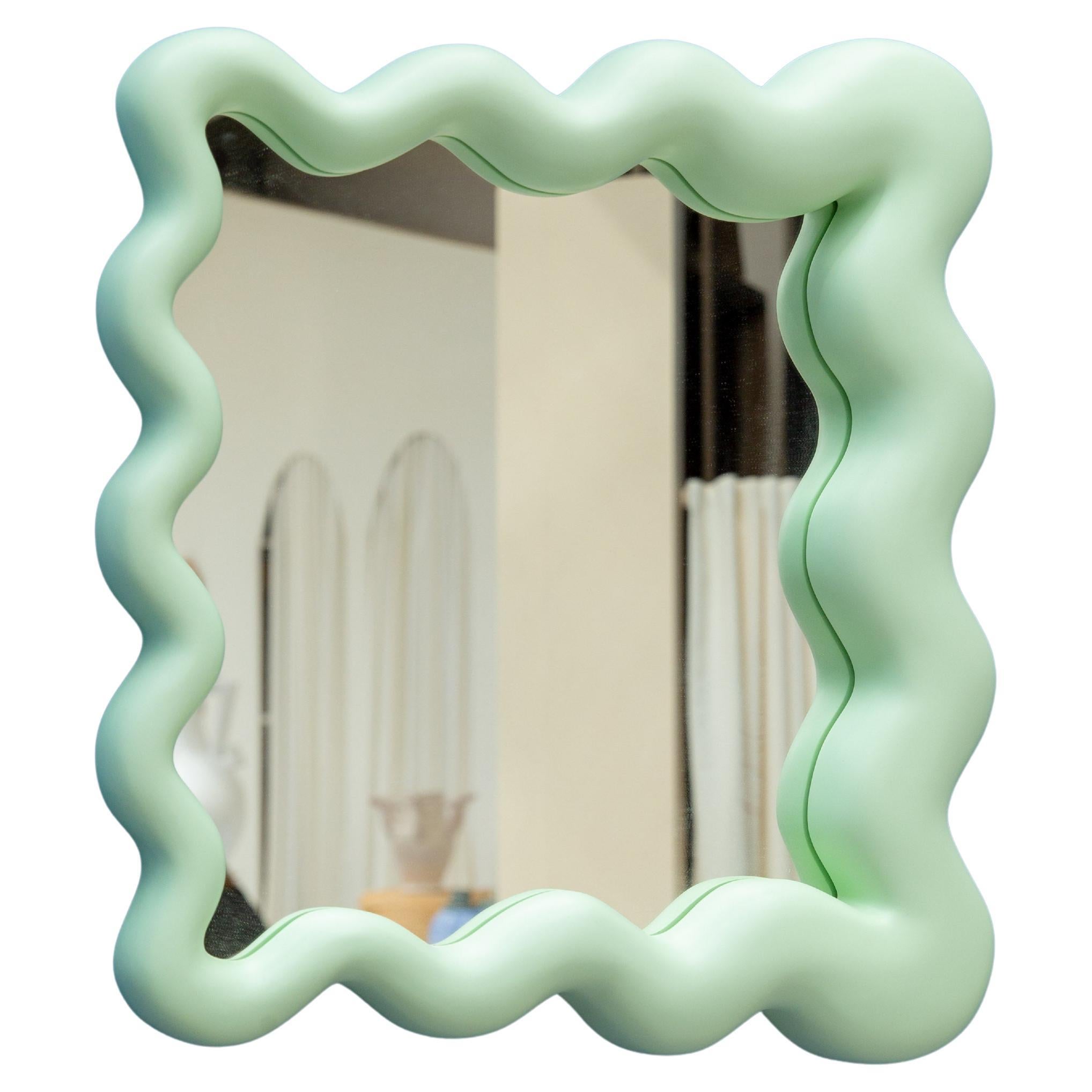 La Celebración Petit miroir coloré en fibre de verre par Joyful Objects Yes ! en vente