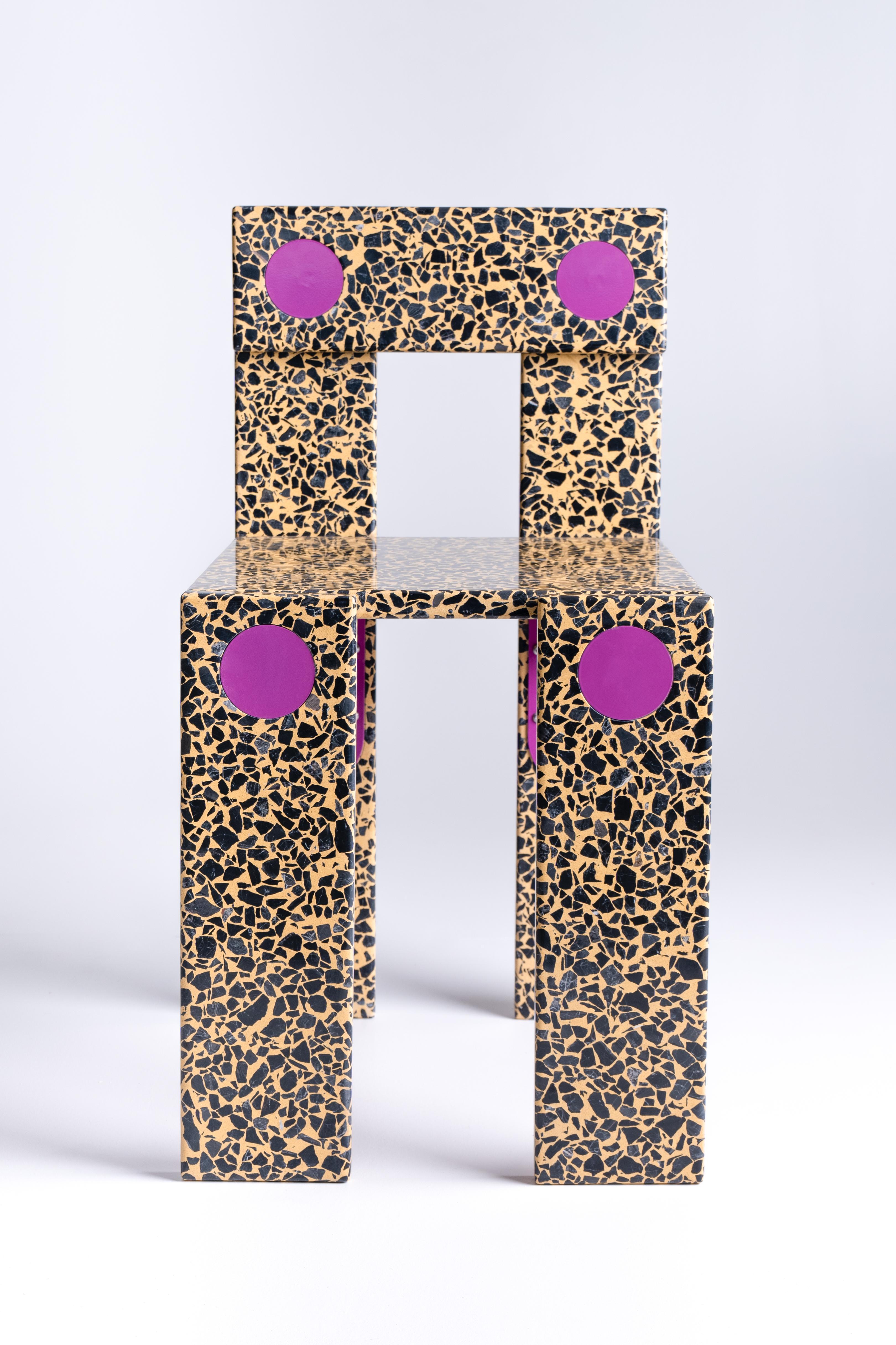 La Chaise ist ein skulpturaler Terrazzosessel, der von dem Architekten Anthony Authié, dem Gründer des Pariser Zyva Studios, entworfen und von Mosaic Factory hergestellt wurde. Das Ergebnis einer kühnen Collaboration, die Terrazzo über seine