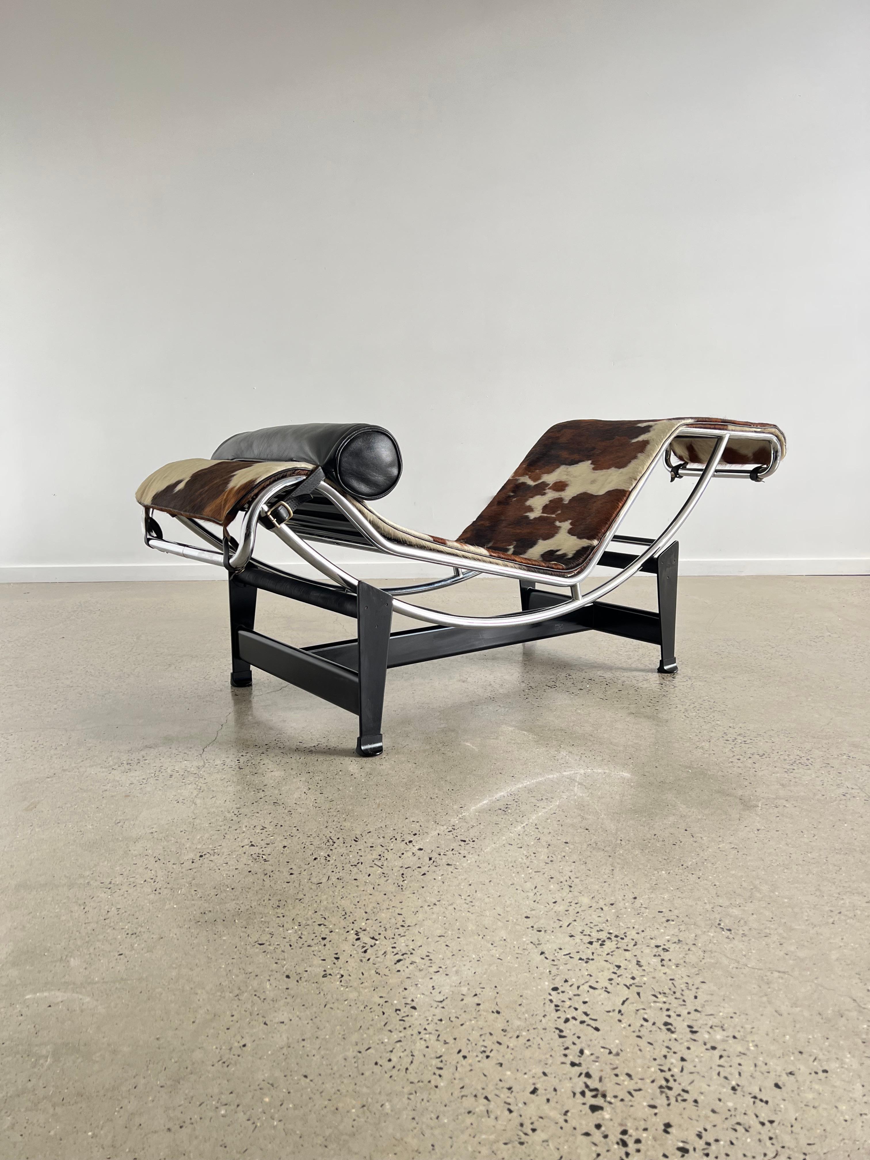 La Corbusier LC4 by Charlotte Perriand and Pierre Jeanneret for Cassina 5
