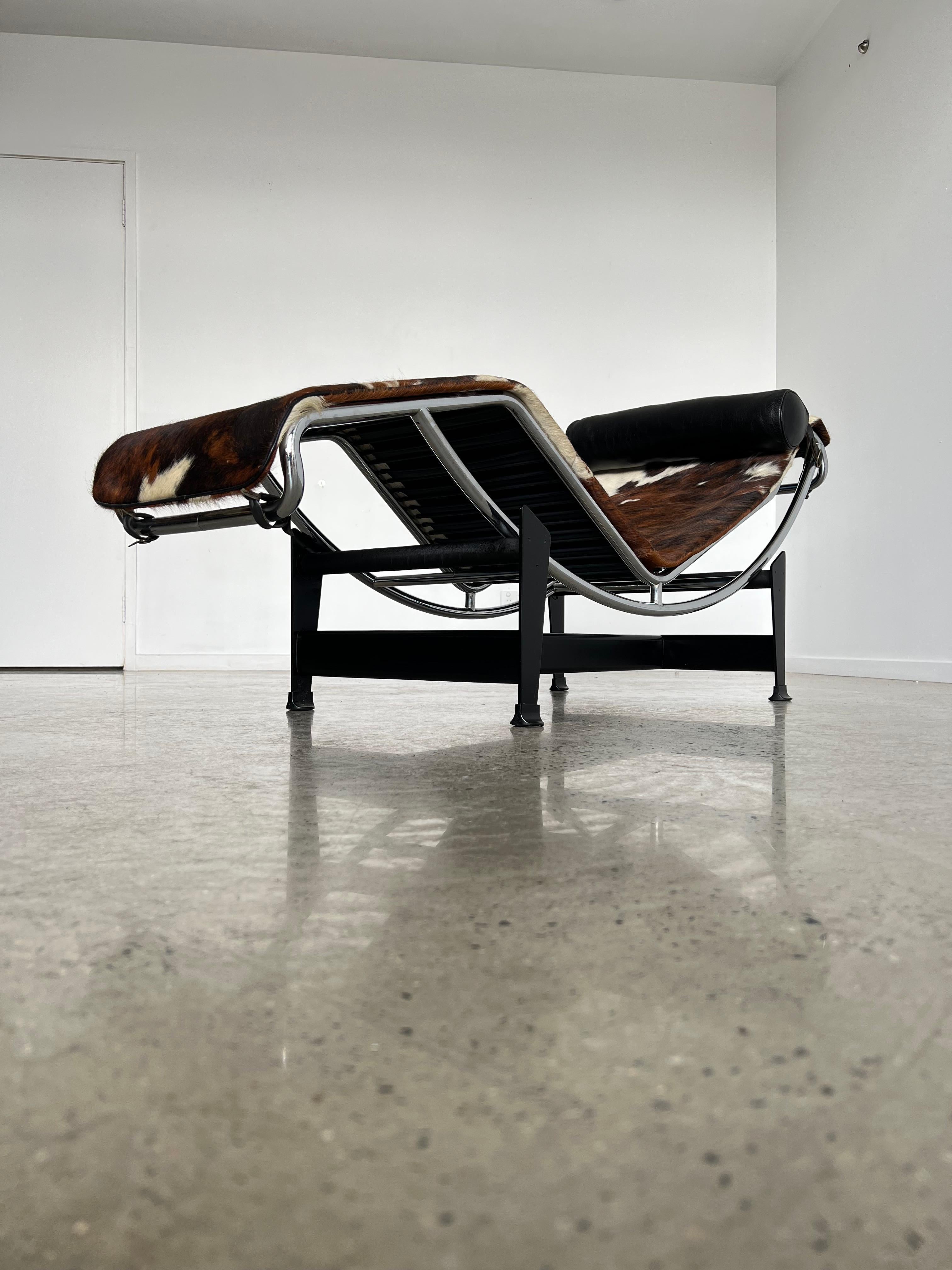 La Corbusier LC4 by Charlotte Perriand and Pierre Jeanneret for Cassina 11