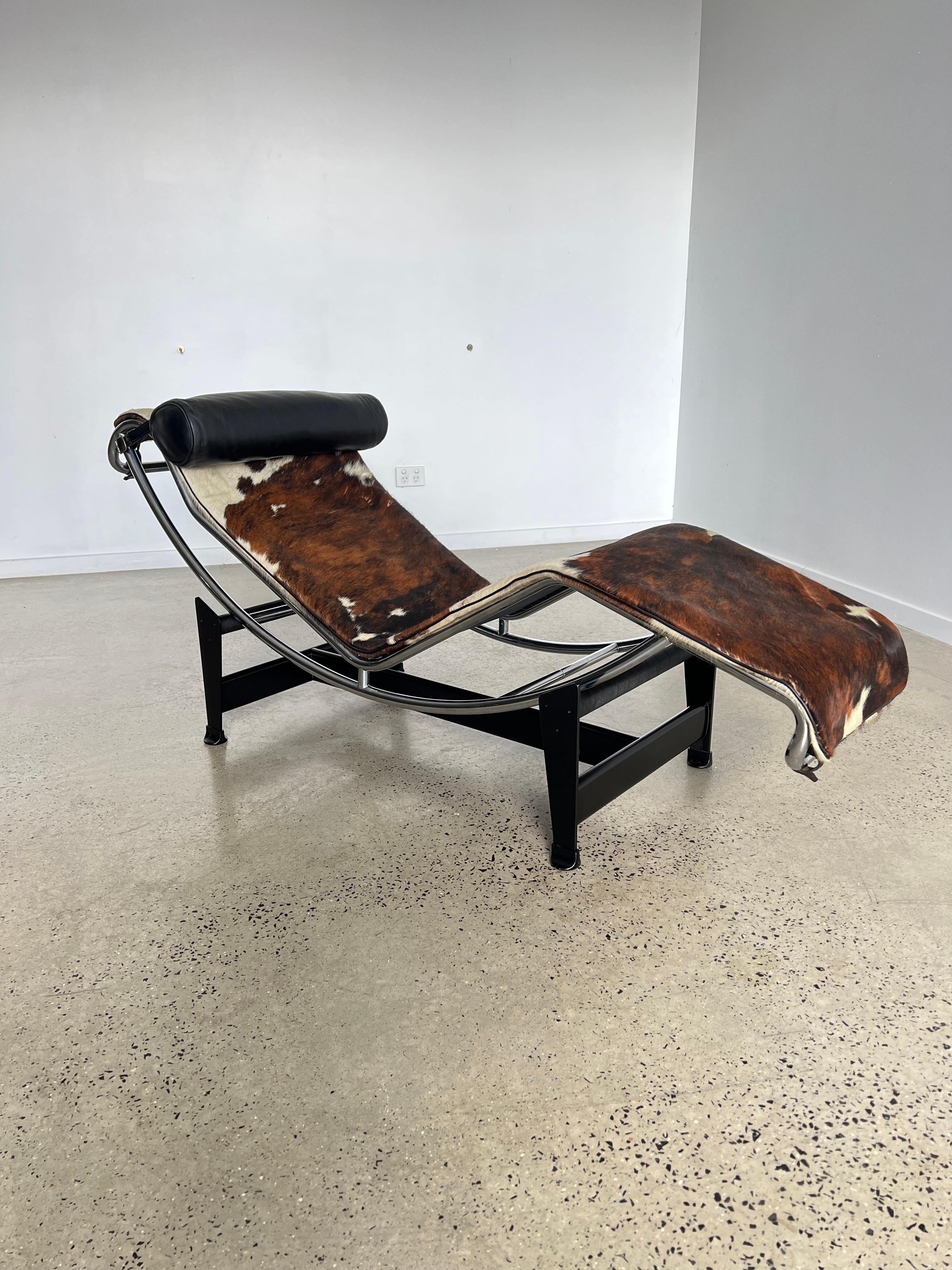 La Corbusier LC4 by Charlotte Perriand and Pierre Jeanneret for Cassina 1