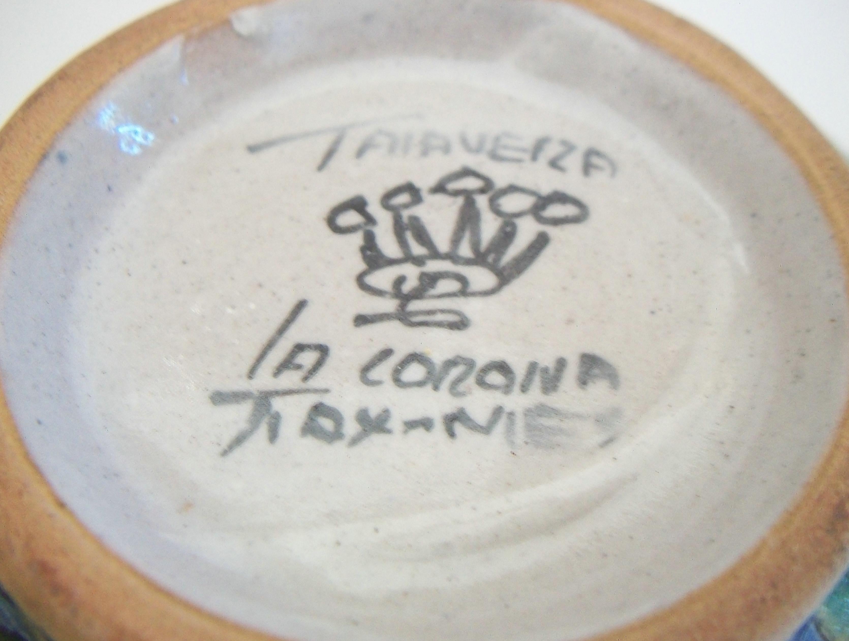 LA CORONA, Vintage Hand Painted Talavera Pottery Bowl, Mexico, 20th Century For Sale 5