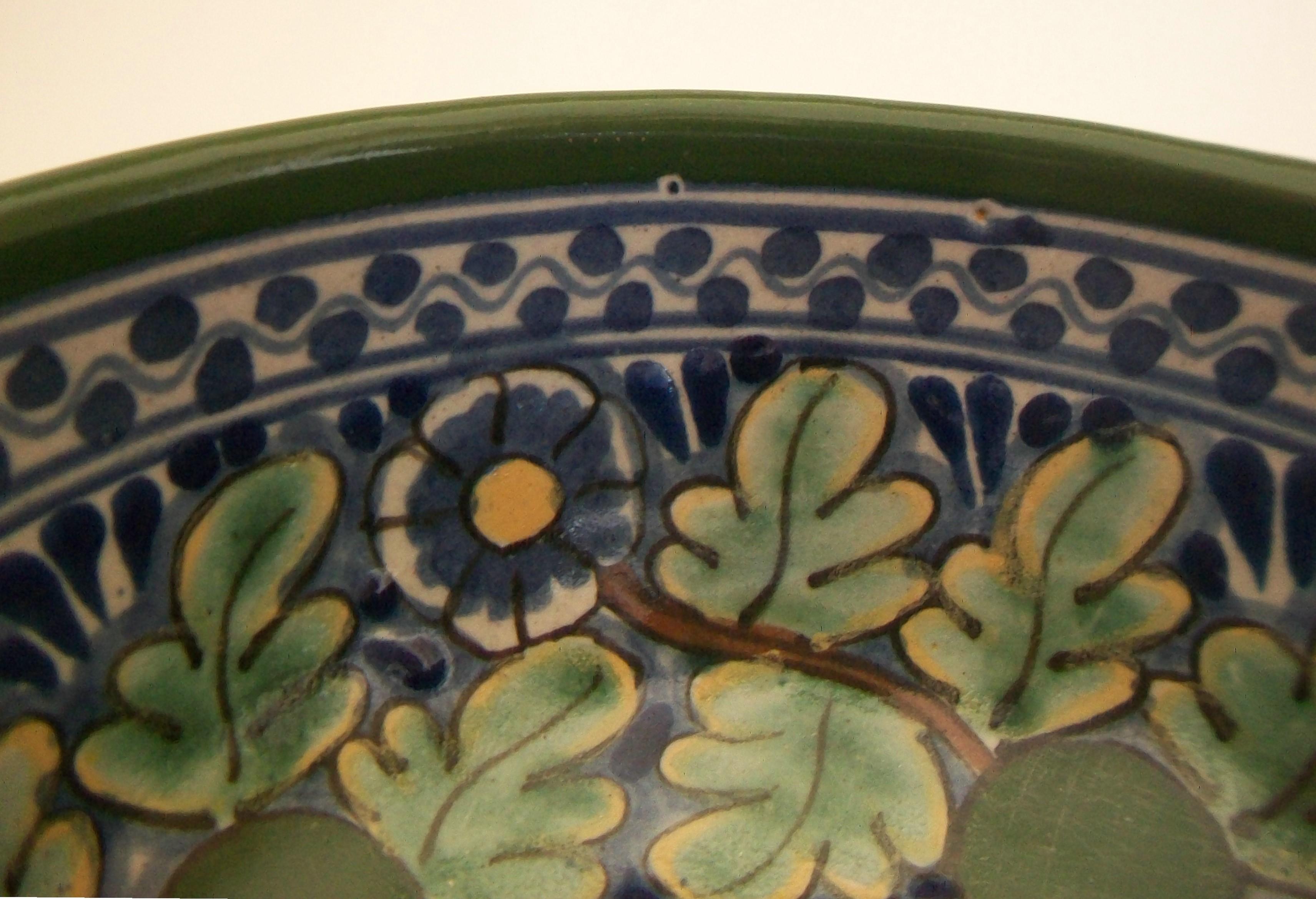 LA CORONA, Vintage Hand Painted Talavera Pottery Bowl, Mexico, 20th Century For Sale 2