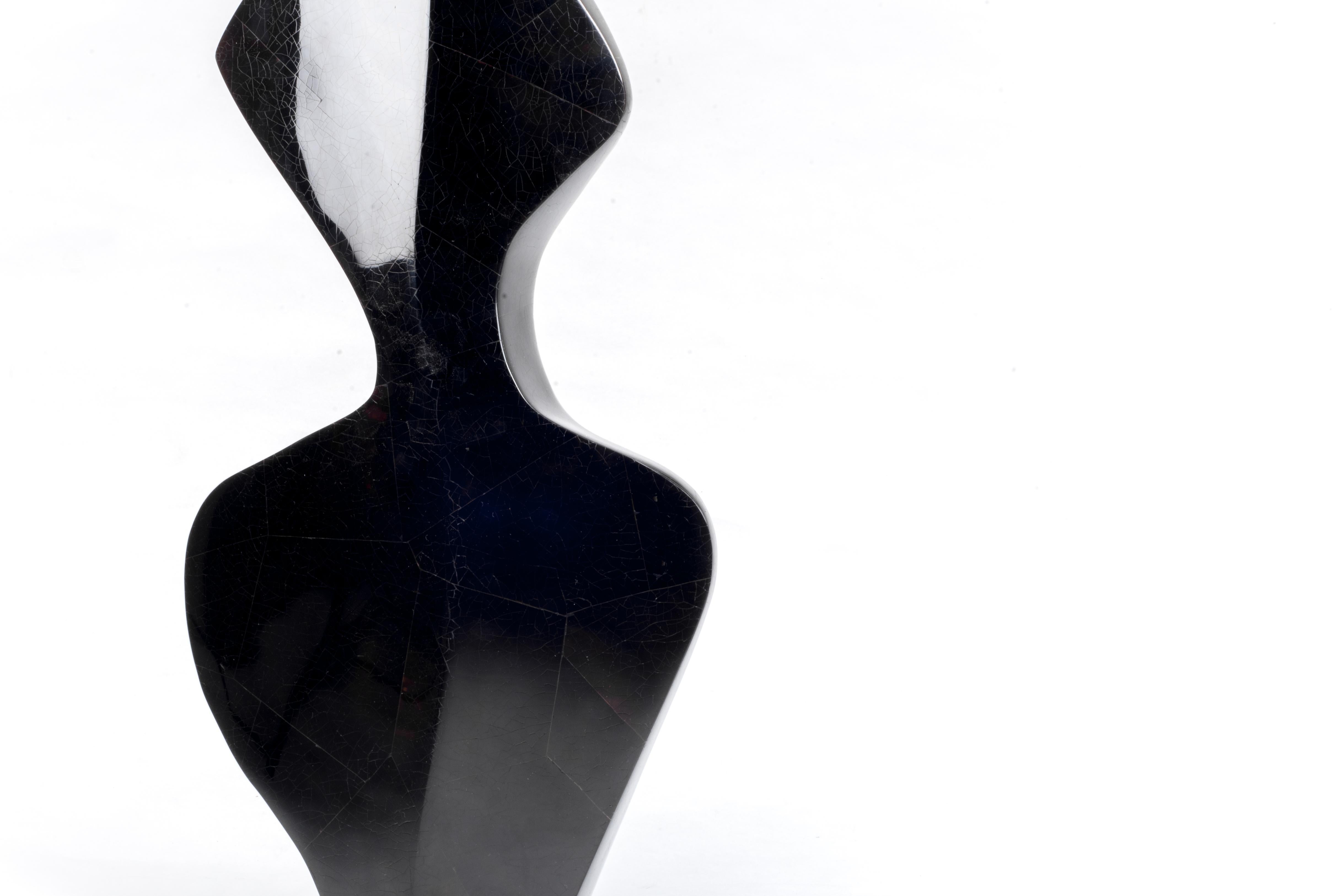 La Dame & La Femme Vases in Shagreen, Black Pen Shell by R&Y Augousti For Sale 1