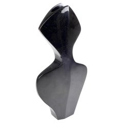 La Dame Vase in Black Pen Shell by R&Y Augousti