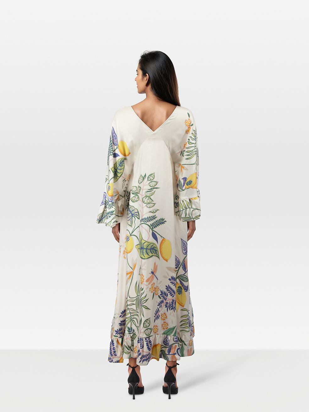 CONDITION is Very good. Minimal wear to the dress is evident. Discolouration on the centre front below the neckline, lower front left and lower back right on this used La DoubleJ designer resale item.
 
 Details
 
 
 White
 
 Silk
 
 Kaftan dress
 
