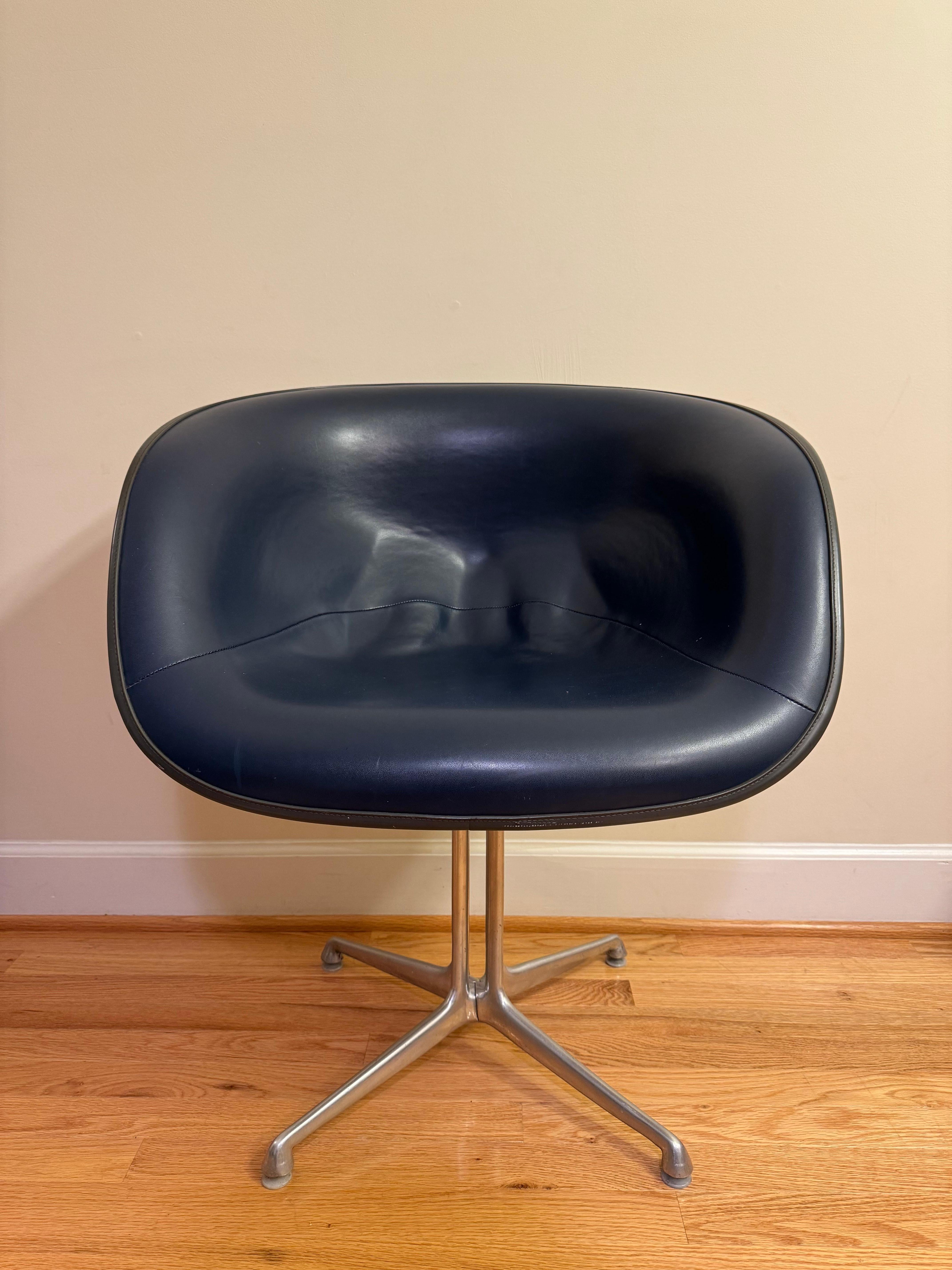 La Fonda Arm Chair by Eames for Herman Miller For Sale 2