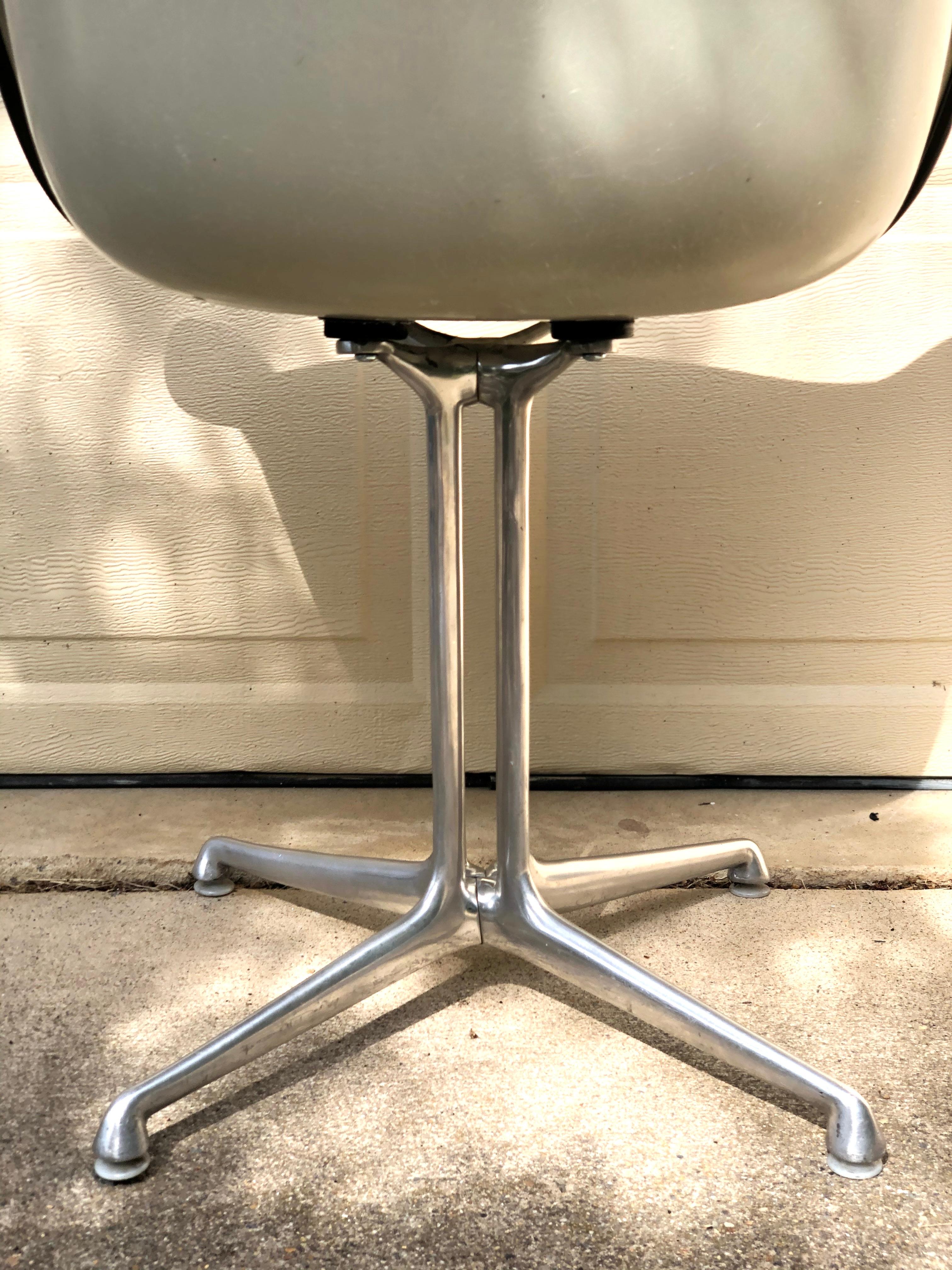 La Fonda Arm Chair by Eames for Herman Miller For Sale 1