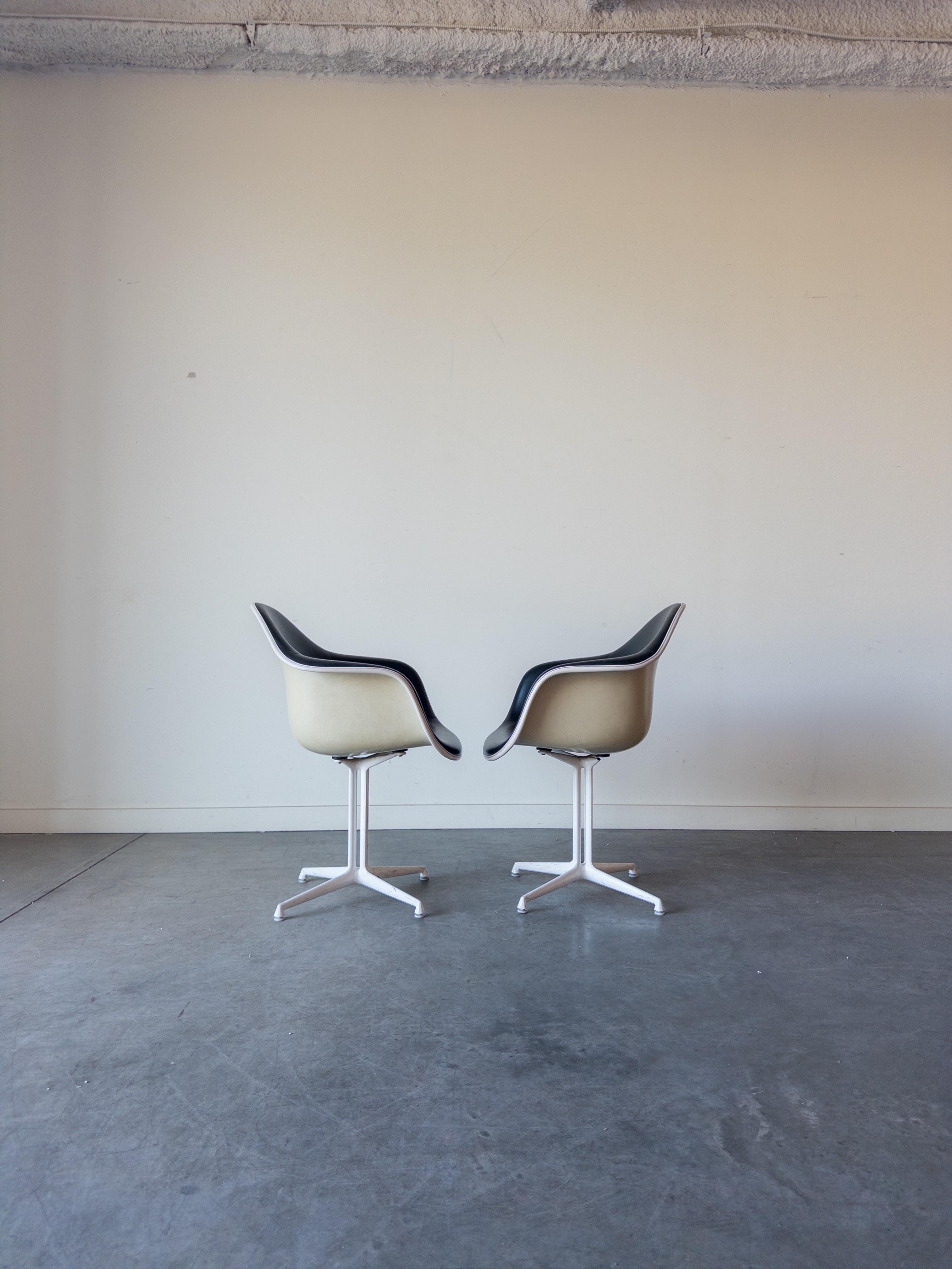 La Fonda Stühle von Charles & Ray Eames für Herman Miller, 1960er Jahre (Mitte des 20. Jahrhunderts) im Angebot
