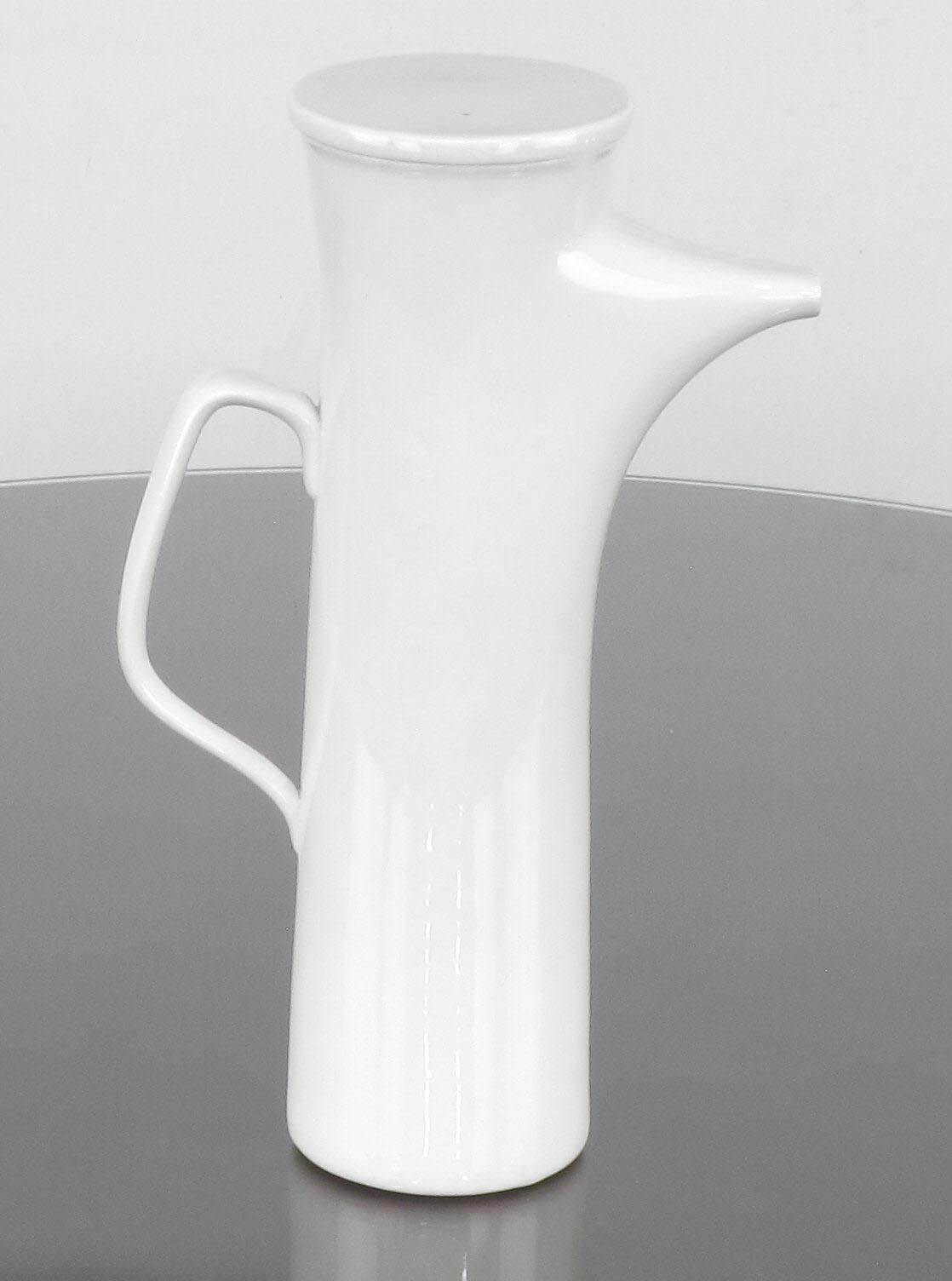 Rare complete 15-piece coffee or tea service designed by La Gardo Tackett for Schmid International, Japan, 1960s. The porcelain ceramic 