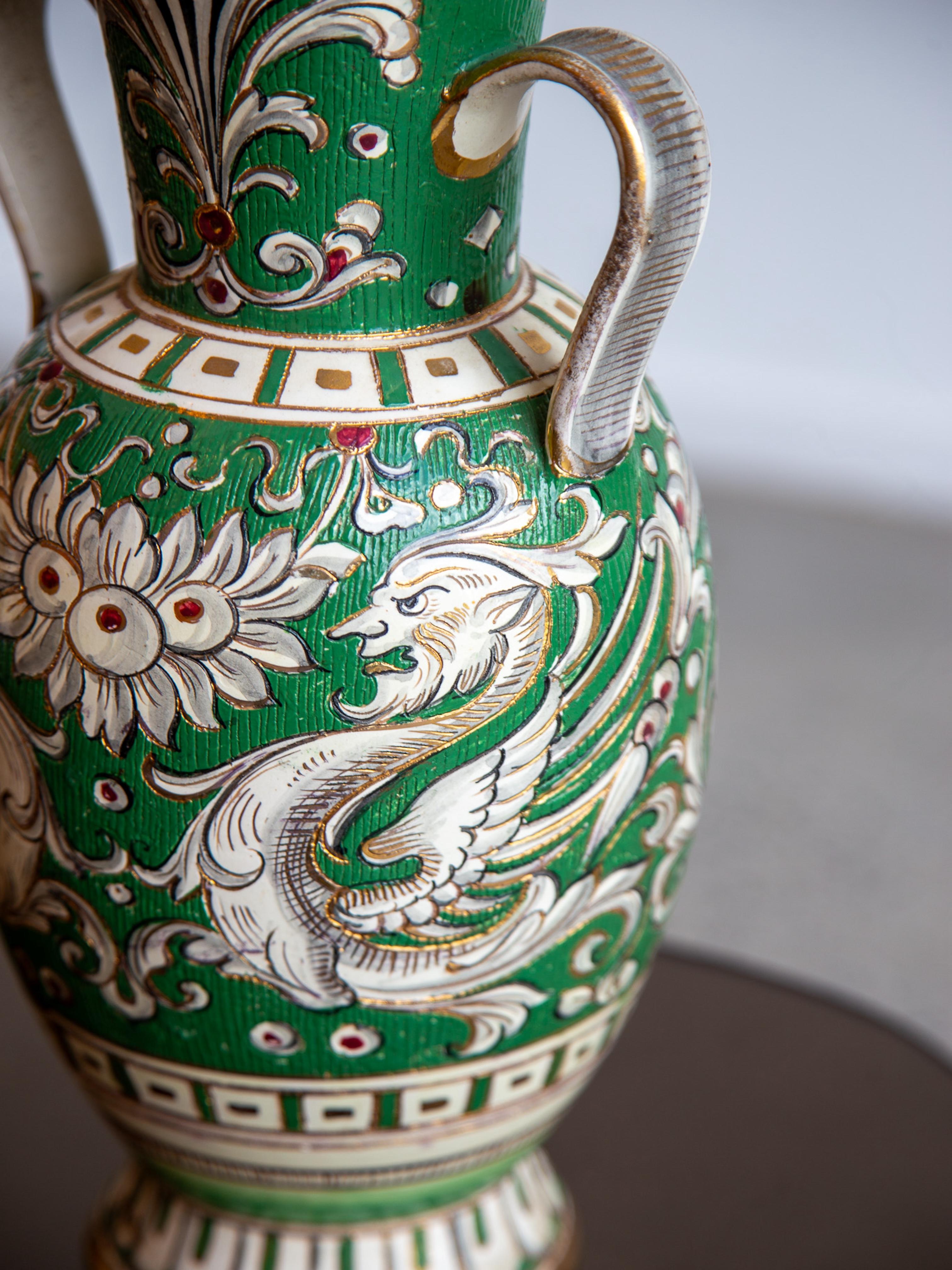 La Gioconda Vase by Deruta Hand-Painted Italian Majolica In Good Condition For Sale In Byron Bay, NSW
