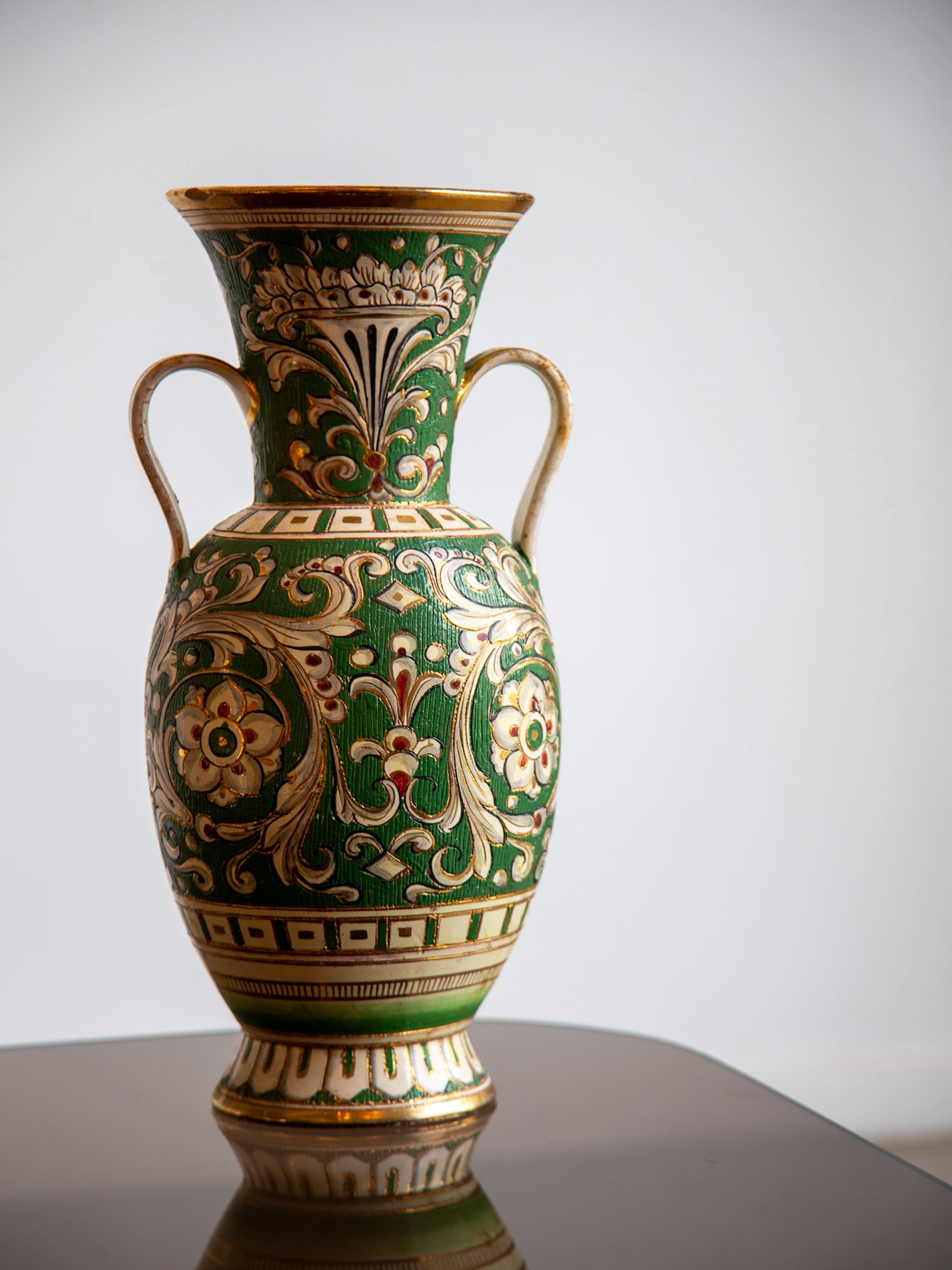 La Gioconda Vase by Deruta Hand-Painted Italian Majolica For Sale 2