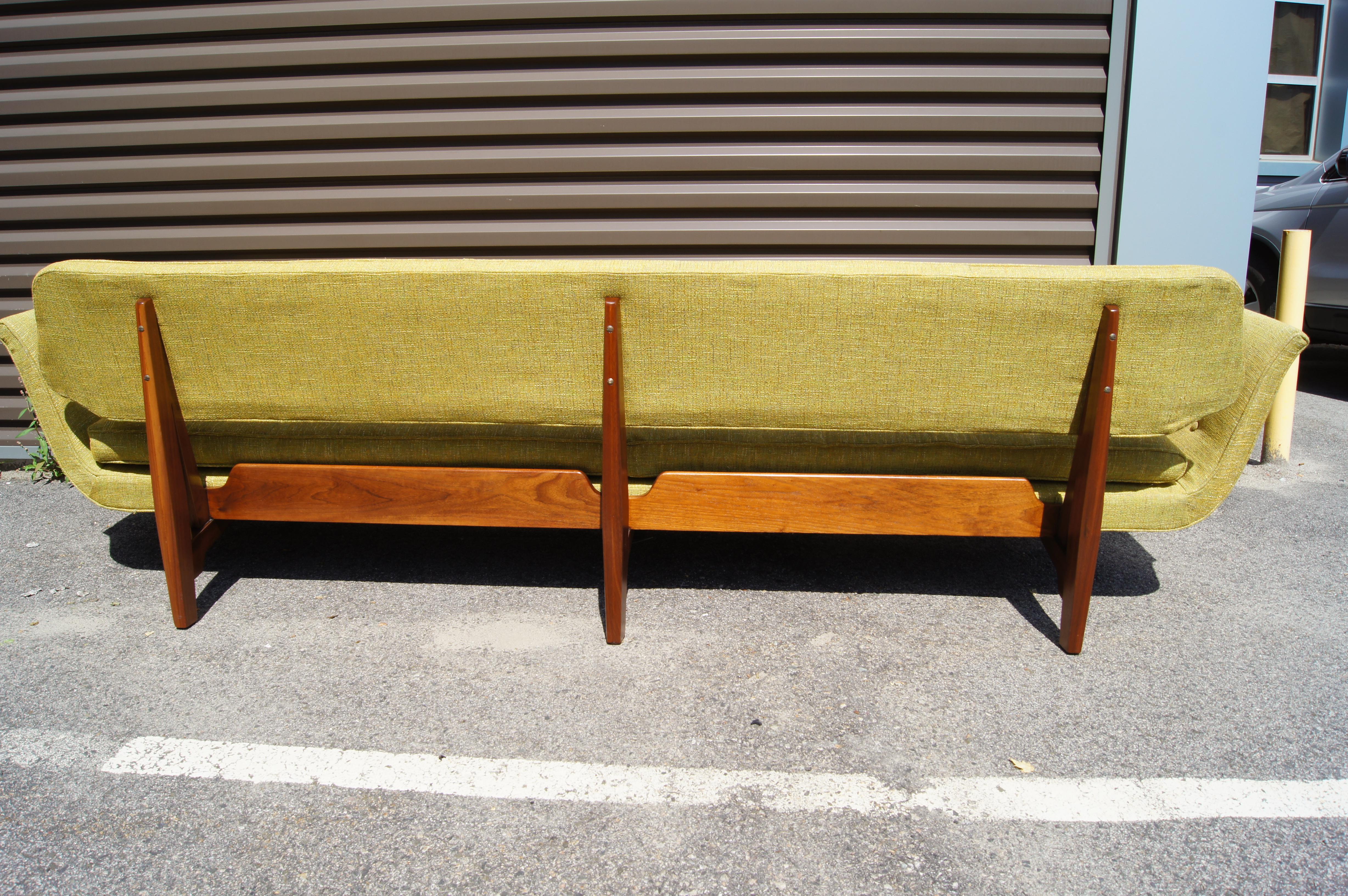 La Gondola Sofa, Model 5719, by Edward Wormley for Dunbar In Good Condition In Dorchester, MA