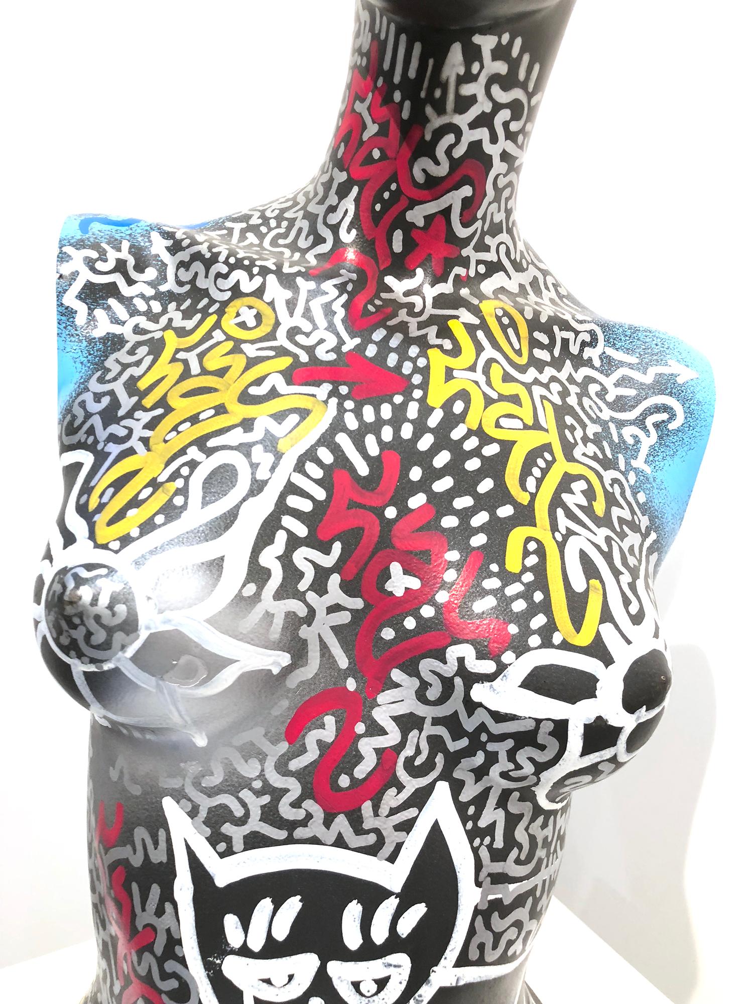 „LA ROC Katzenfrau“ Dekorierte Graffiti Street Art Mannequin-Büste-Skulptur im Angebot 4