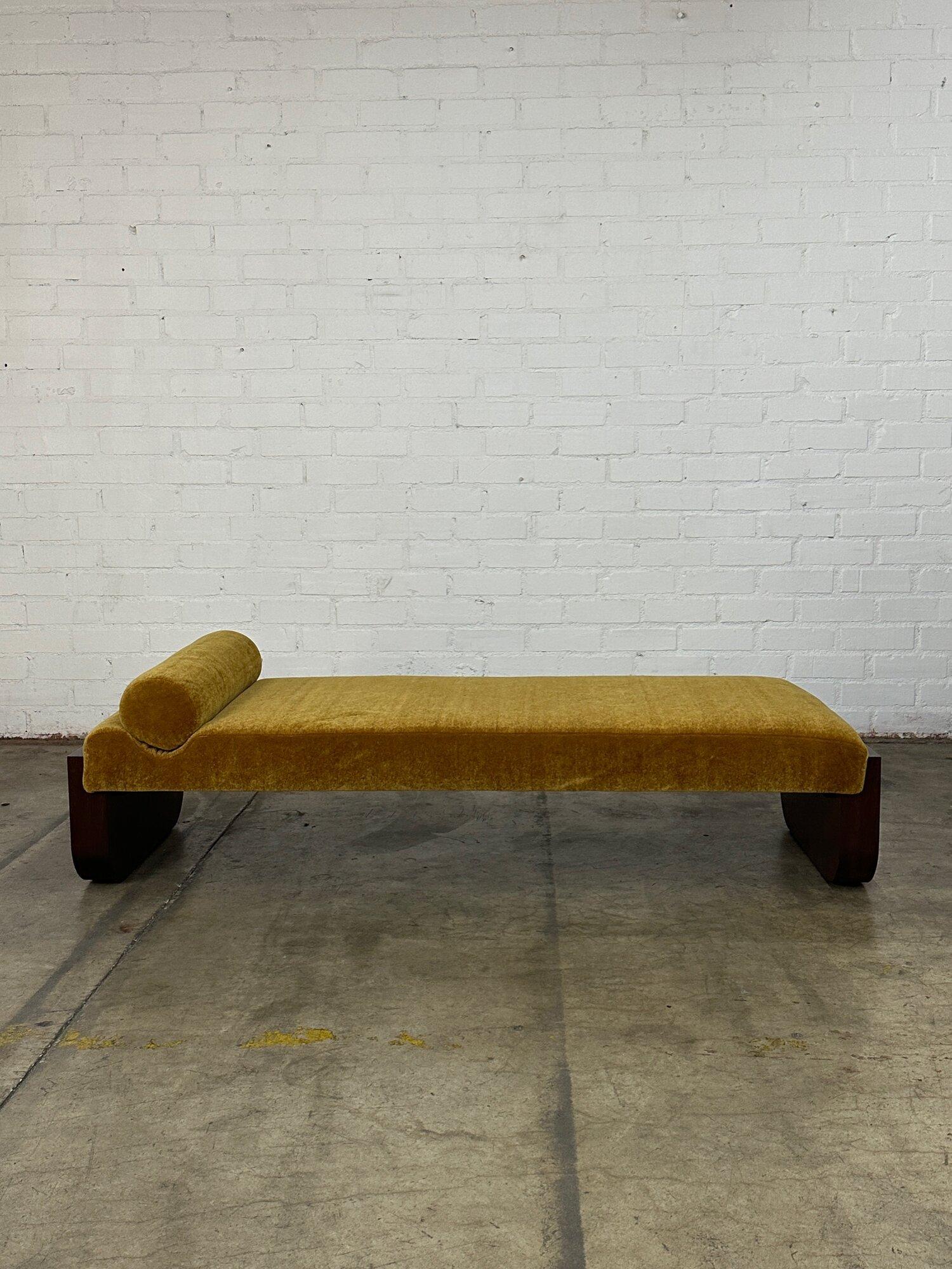 La Luna Daybed In Mohair 2