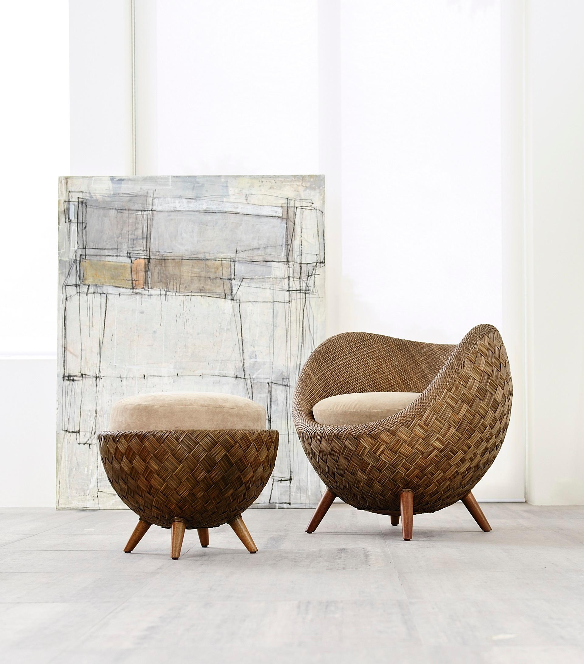 Moderne Pouf La Luna de Kenneth Cobonpue en vente