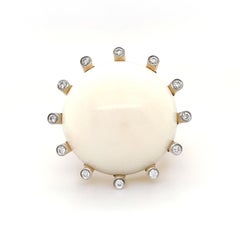 Anillo La Luna Diamante Coral Blanco Redondo Oro Amarillo 18K