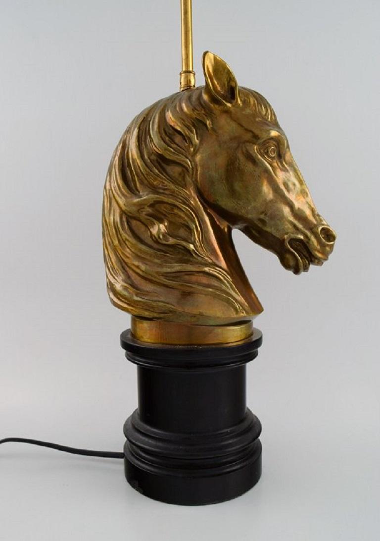 Français La Maison Charles, France, grande lampe de table à tête de cheval en laiton, milieu du 20e siècle en vente