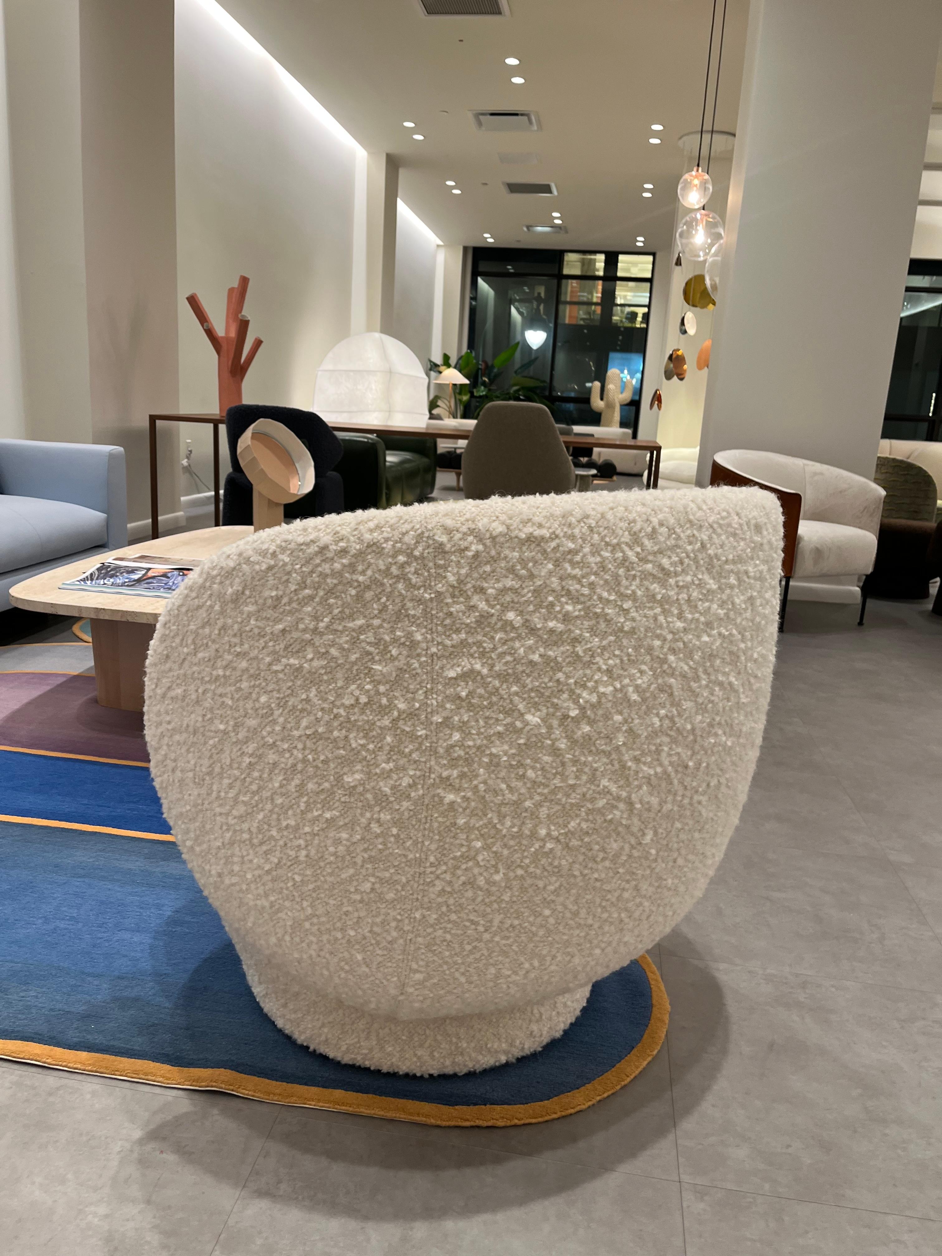 La Manufacture Moro Swivel Lounge Armchair by Sebastian Herkner in STOCK In Excellent Condition For Sale In New York, NY