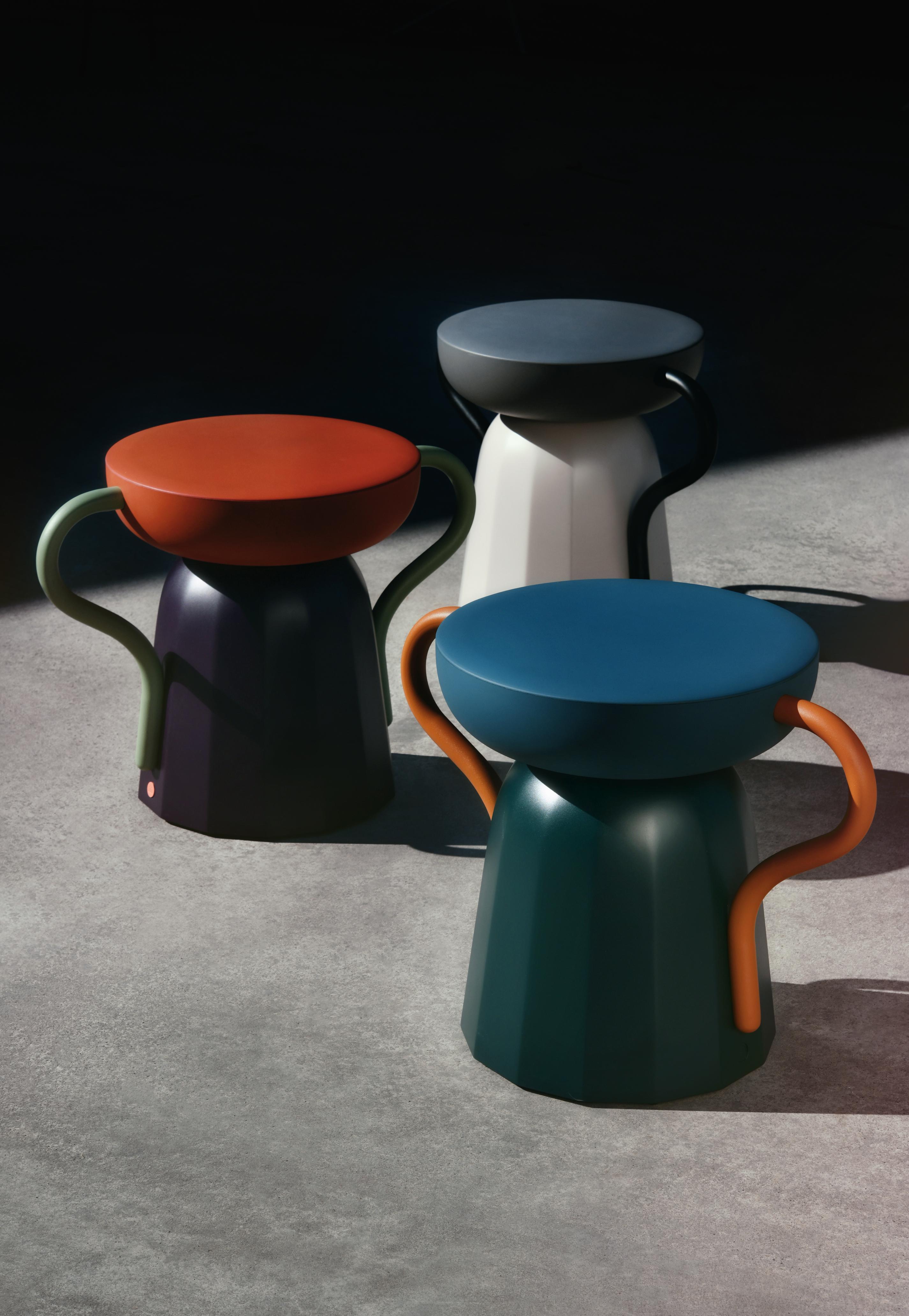 Allié is a two-in-one design — both a stool and an occasional table condensed into a small object with a ton of character. A totem of bold aesthetic, hands resting firmly on its hips. Designed by Luca Nichetto.

Stool/table variant 1 — Coral