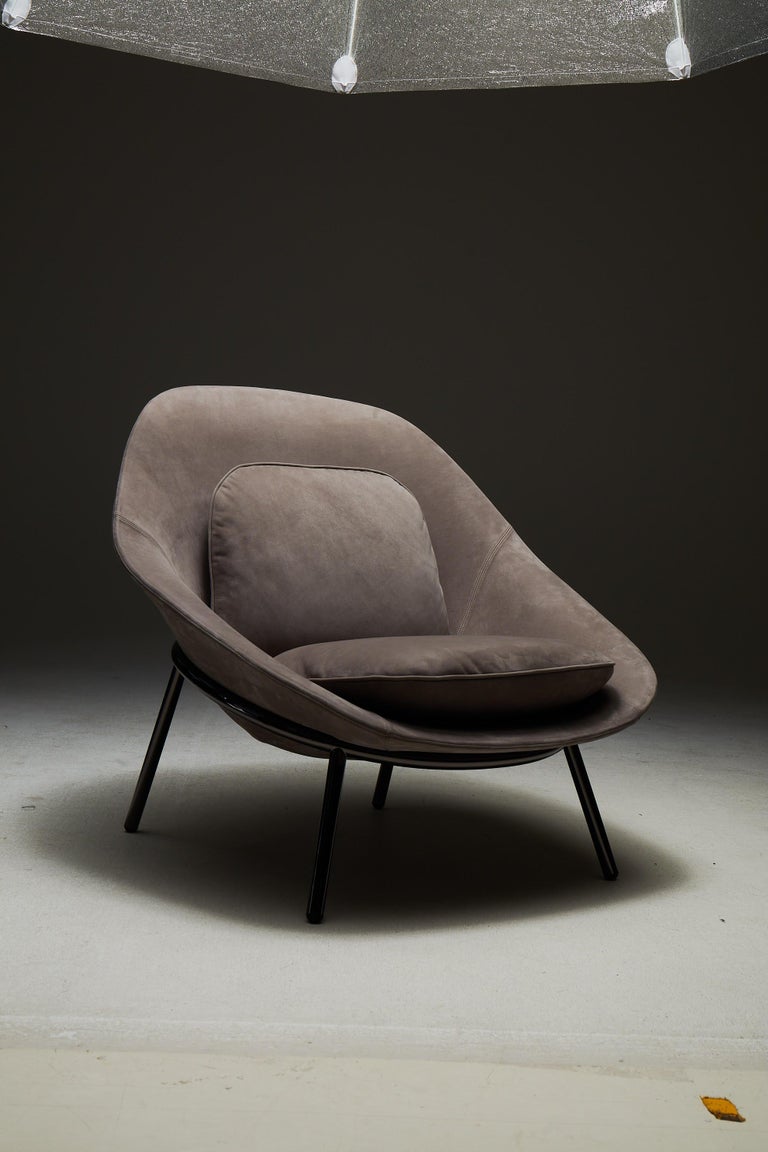 La Manufacture-Paris Amphora Lounge Chair Designed by Noé Duchaufour-Lawrance In New Condition For Sale In New York, NY