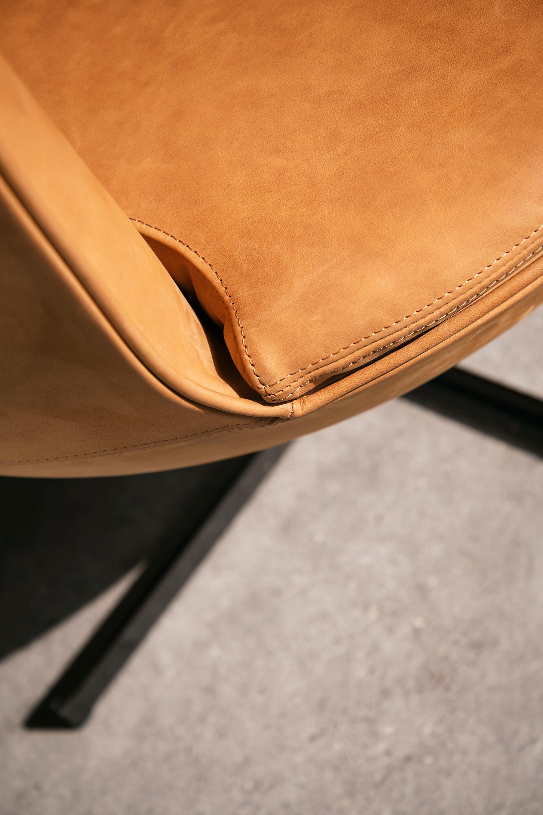 Customizable La Manufacture-Paris Calice Armchair Designed by Patrick Norguet For Sale 3