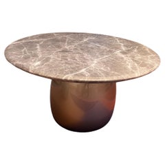 Table basse La Manufacture Paris Gem Marbre Top de Sebastian Herkner en stock