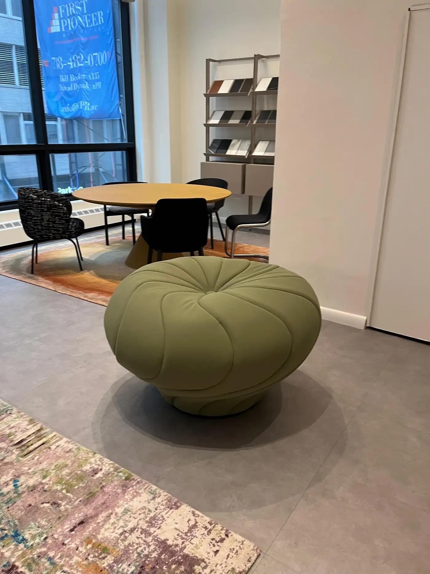La Manufacture-Paris Green Champignon Pouf Designed by Front in STOCK In Excellent Condition For Sale In New York, NY