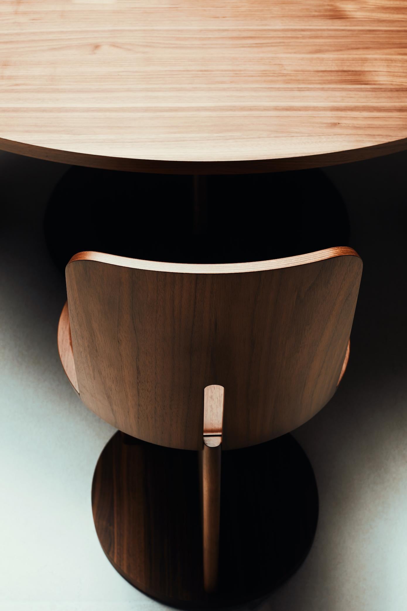 La Manufacture-Paris Intersection Canaletto Walnut Chair Designed by Neri & Hu For Sale 4
