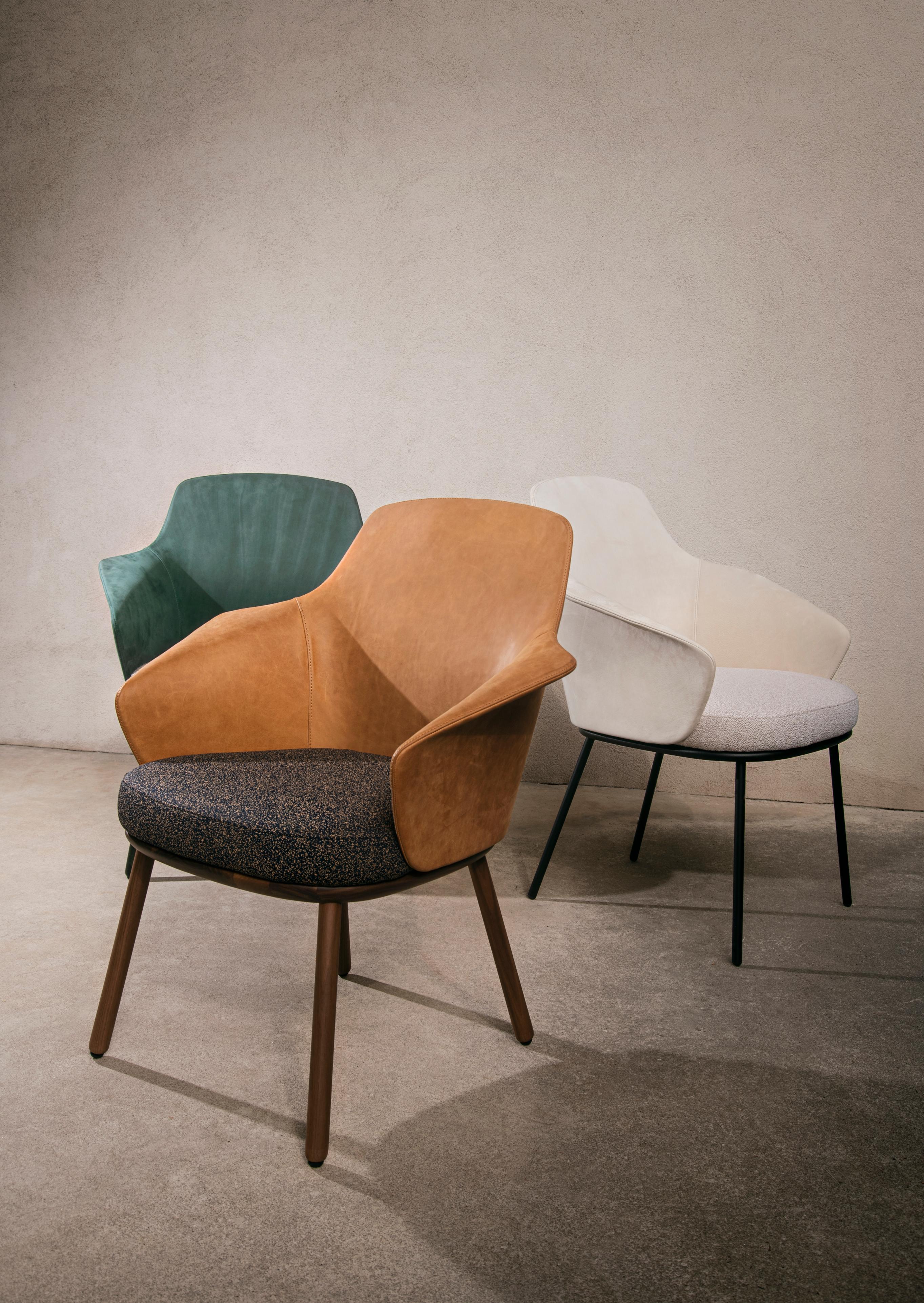 The Linus chair inspiration is rooted in the Nordic design heritage.
Homage to an organic modernism, its sumptuous and inviting shapes espouse a contemporary and straightforward minimalism. A modern chair that perfectly travels through past,