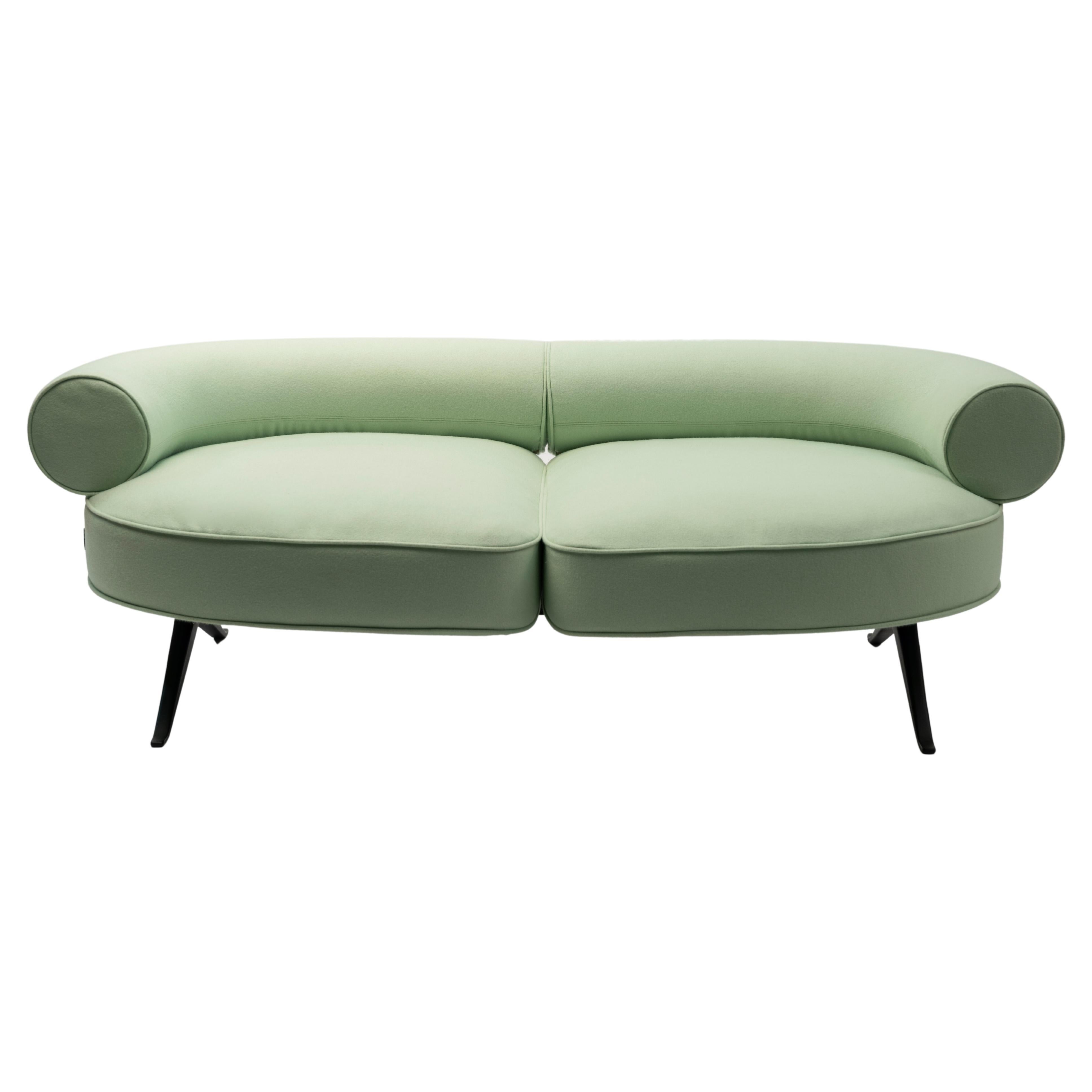 As in a game that frees the imagination and possibilities, Luizet is a modular sofa system that invites to combine together various elements by a distinctive geometry.
An arched angular piece, a central square and a circular one, available both as