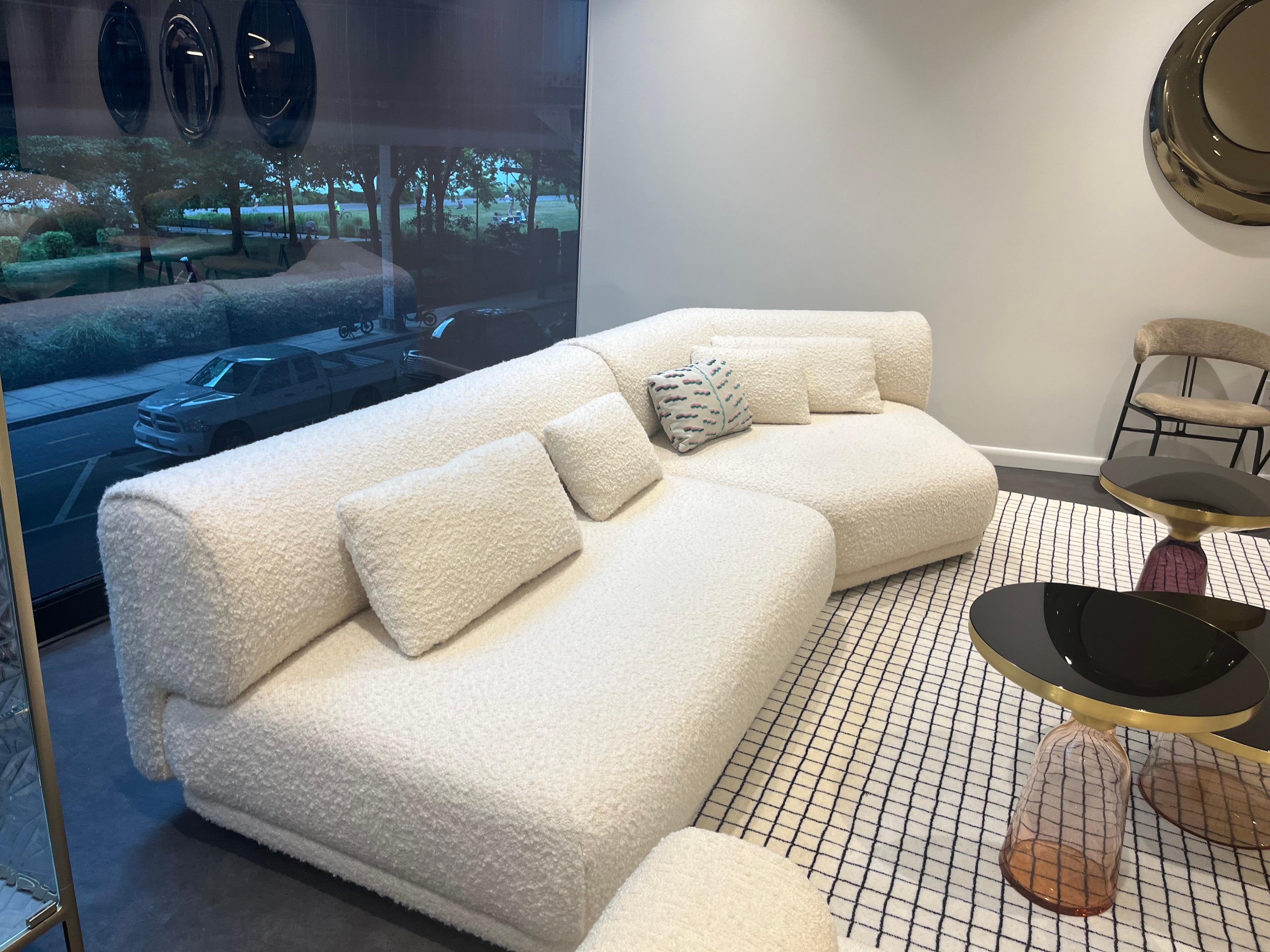 La Manufacture-Paris Moos Sofa von Sebastian Herkner in STOCK (21. Jahrhundert und zeitgenössisch) im Angebot