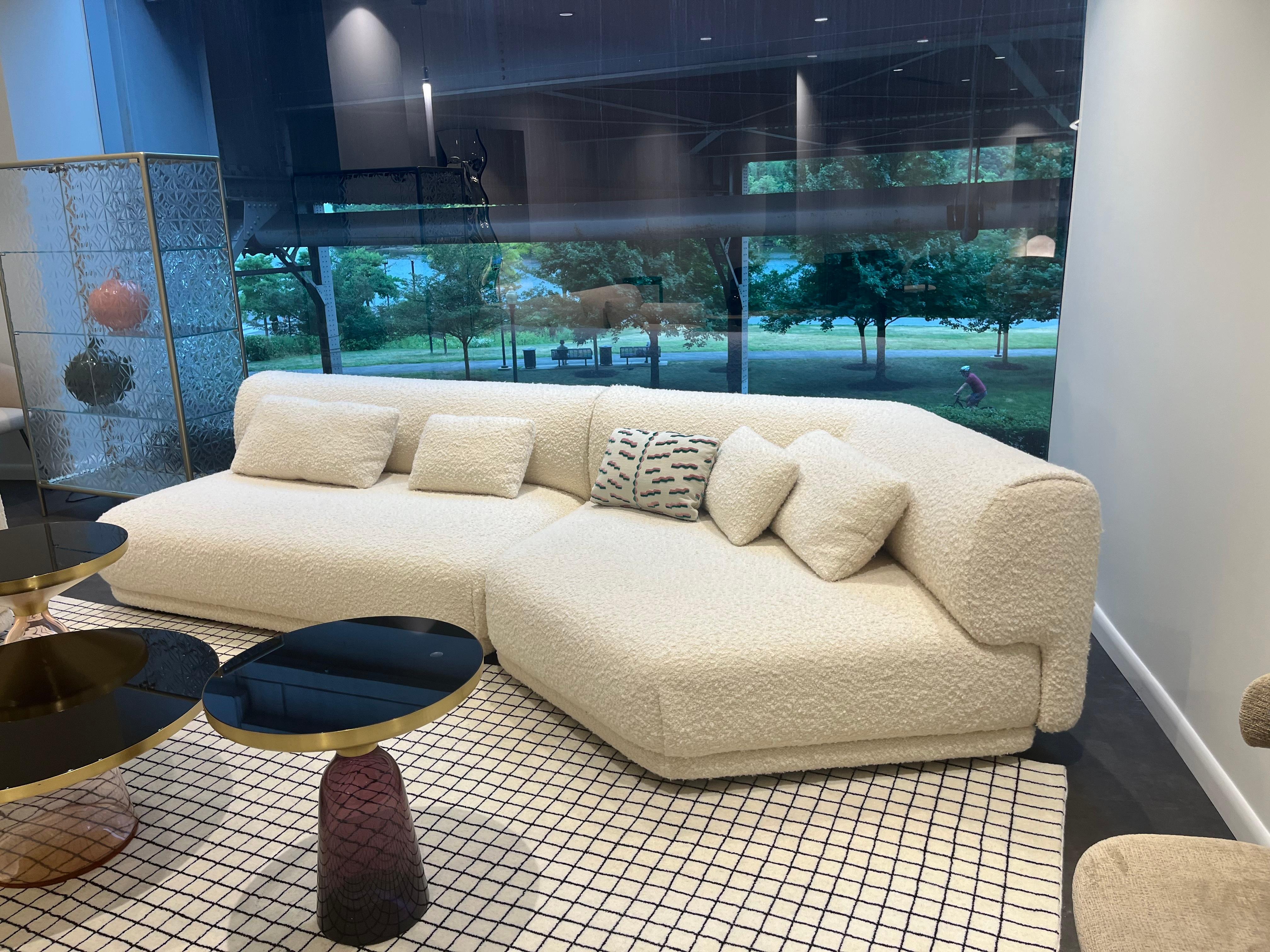 La Manufacture-Paris Moos Sofa von Sebastian Herkner in STOCK (Stoff) im Angebot