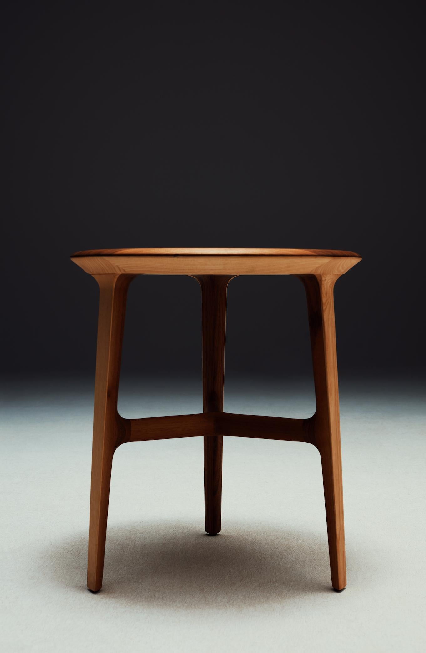 XXIe siècle et contemporain La Manufacture-Paris Yakisugi Table en bois massif par No Duchaufour-Lawrance en vente