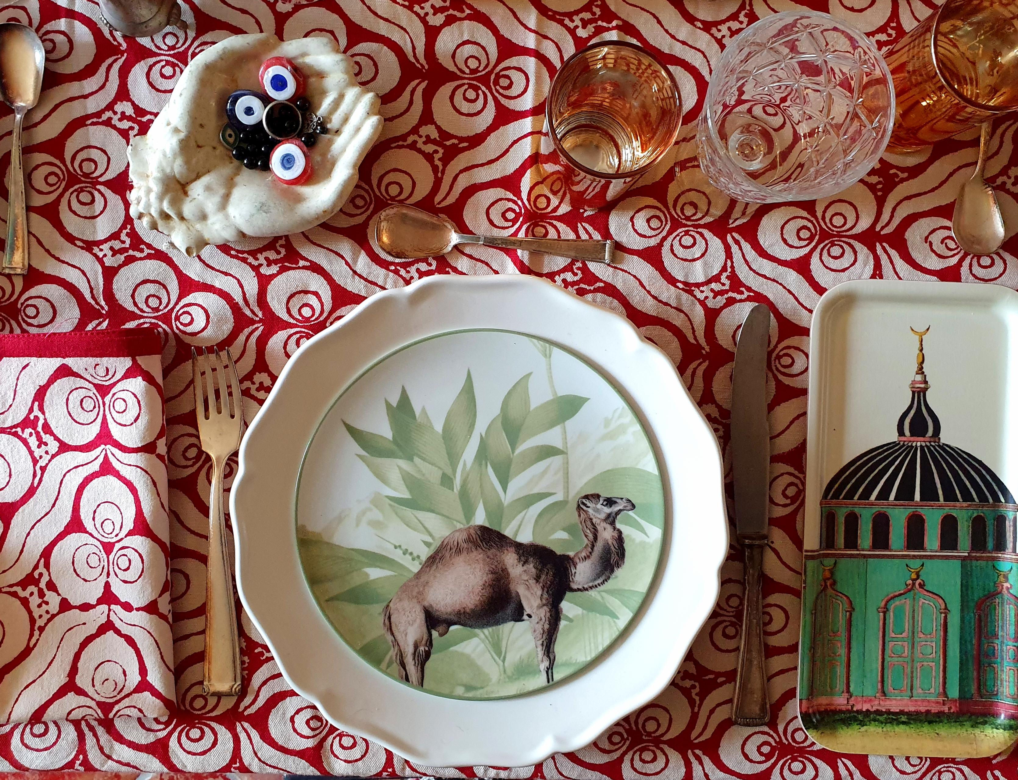 La Menagerie Ottomane Camel Porcelain Dinner Plate Handmade in Italy For Sale 4