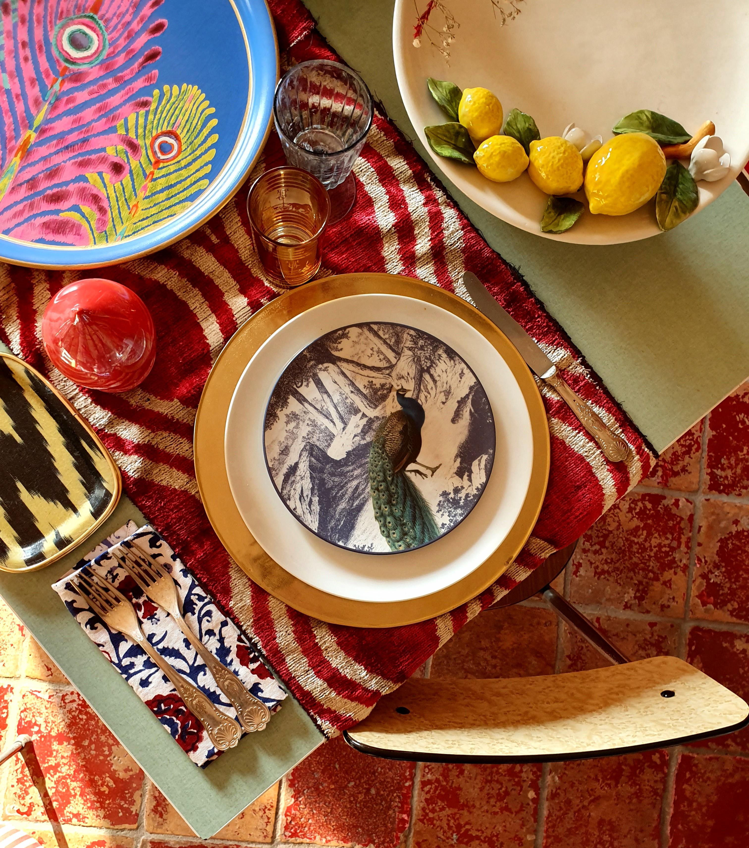 XXIe siècle et contemporain Assiette à dîner en porcelaine paon La Menagerie Ottomane, fabriquée à la main en Italie en vente