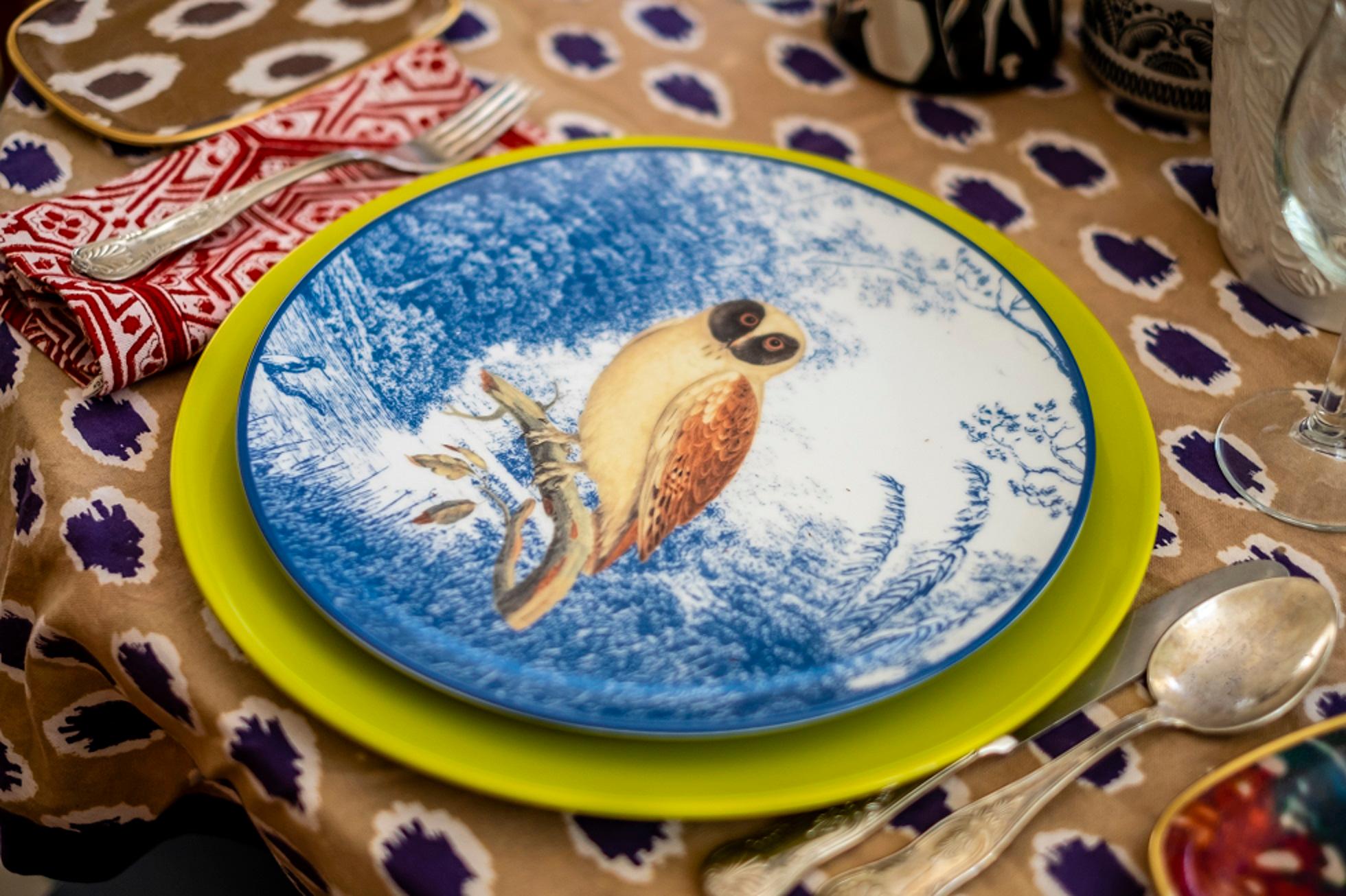 Exotical and tropical La menagerie ottomane is a stunning collection that will bright up your tables.
  