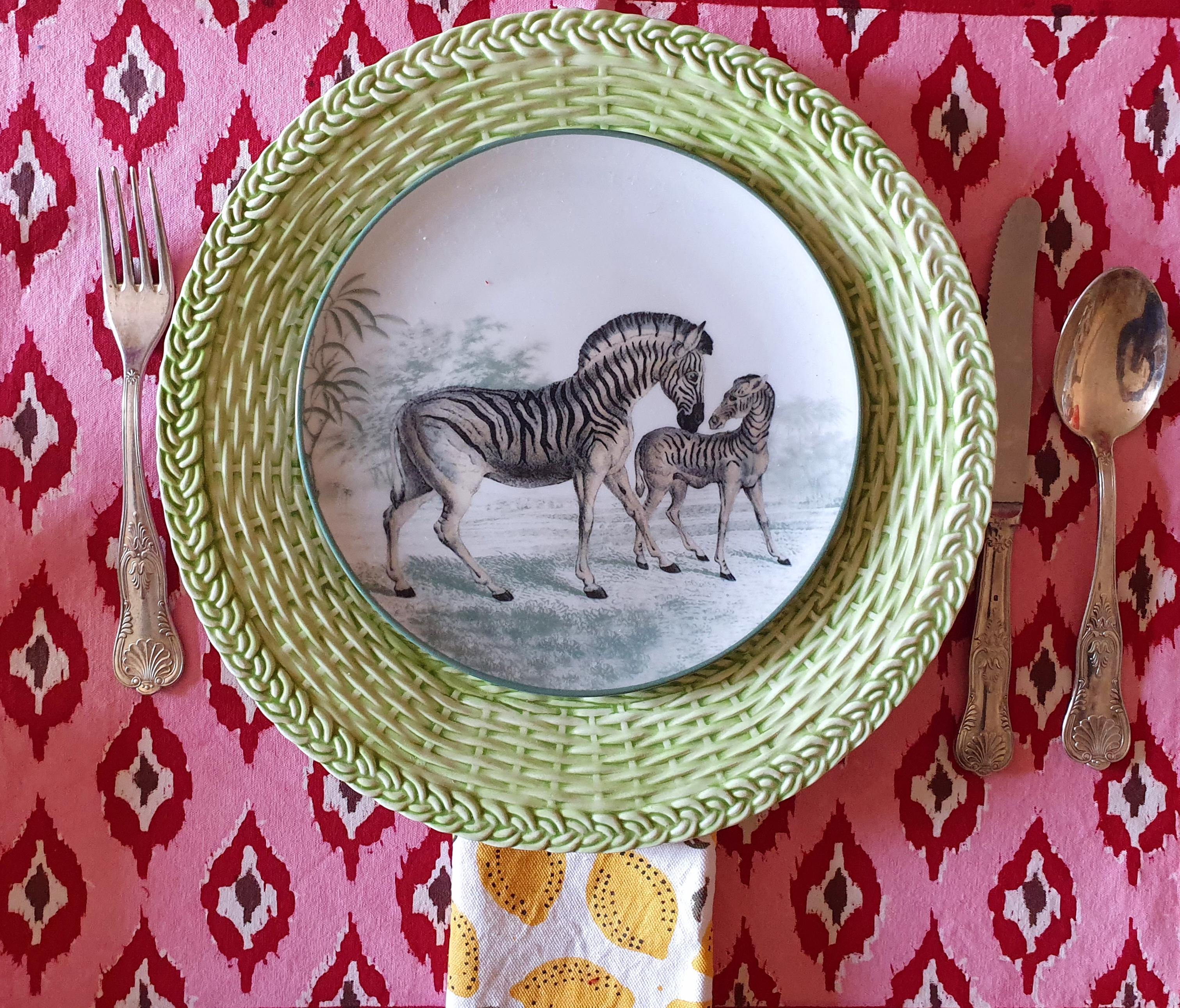Porcelaine La Menagerie Ottomane Zebras Assiette plate en porcelaine faite à la main en Italie en vente