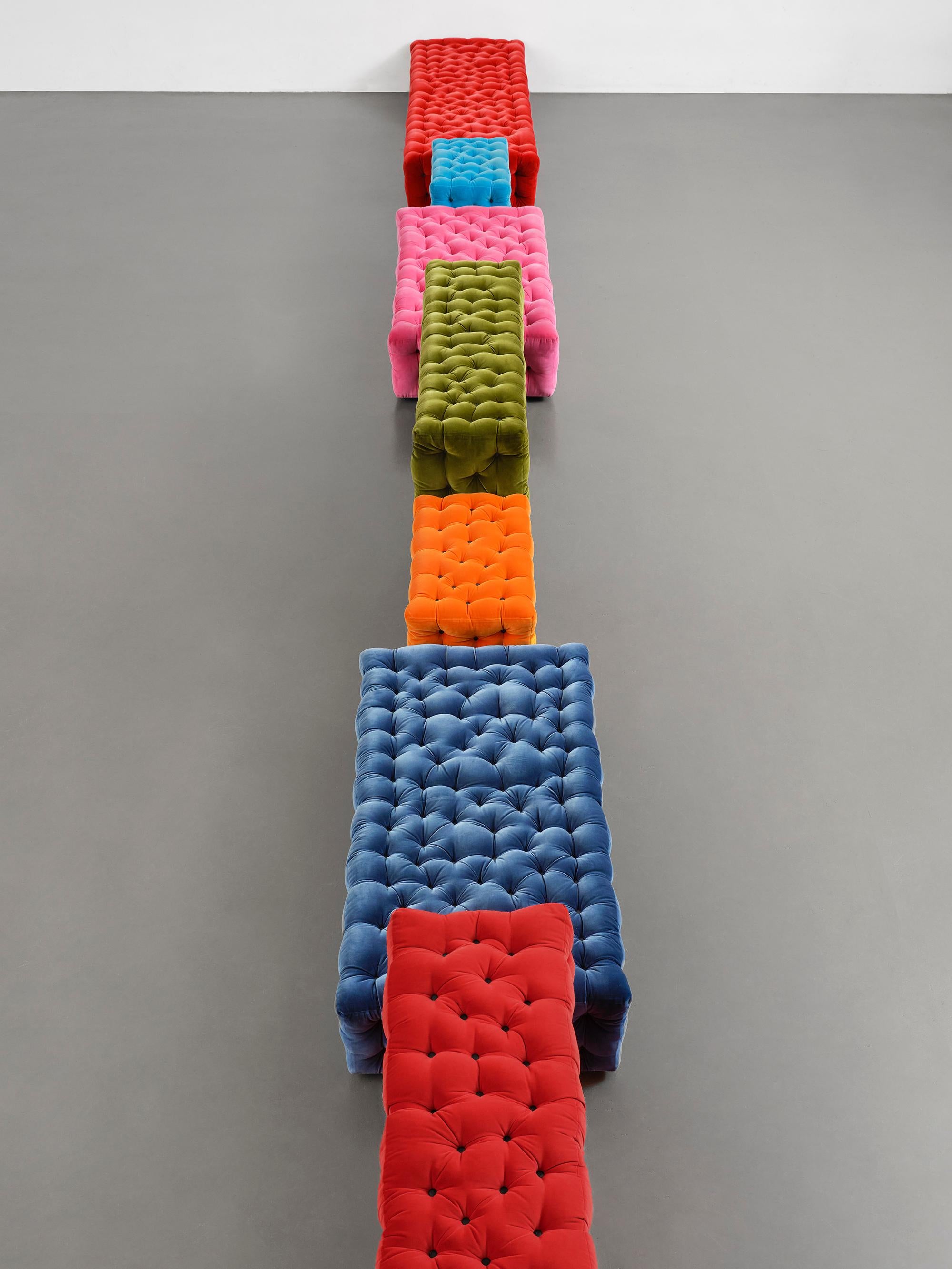 Sofá con reposabrazos de terciopelo La Michetta Arm 73 en almizcle by Gaetano Pesce en venta 3