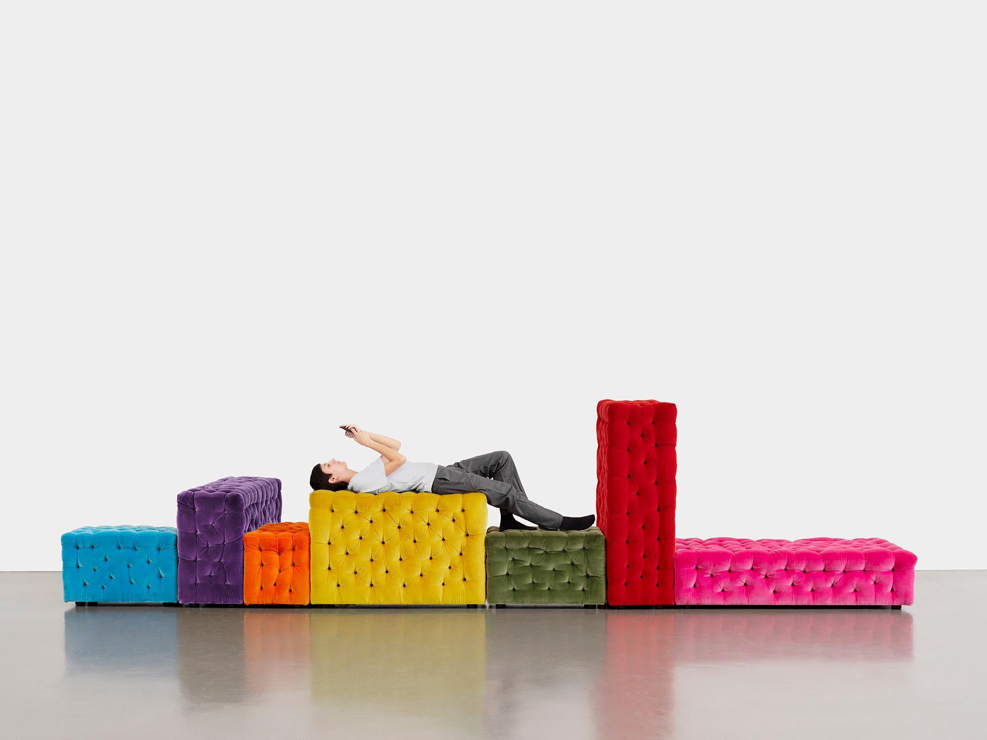 La Michetta Rückenlehne 107 Sofa aus Samt mit Rückenlehne in Kobalt von Gaetano Pesce im Angebot 10