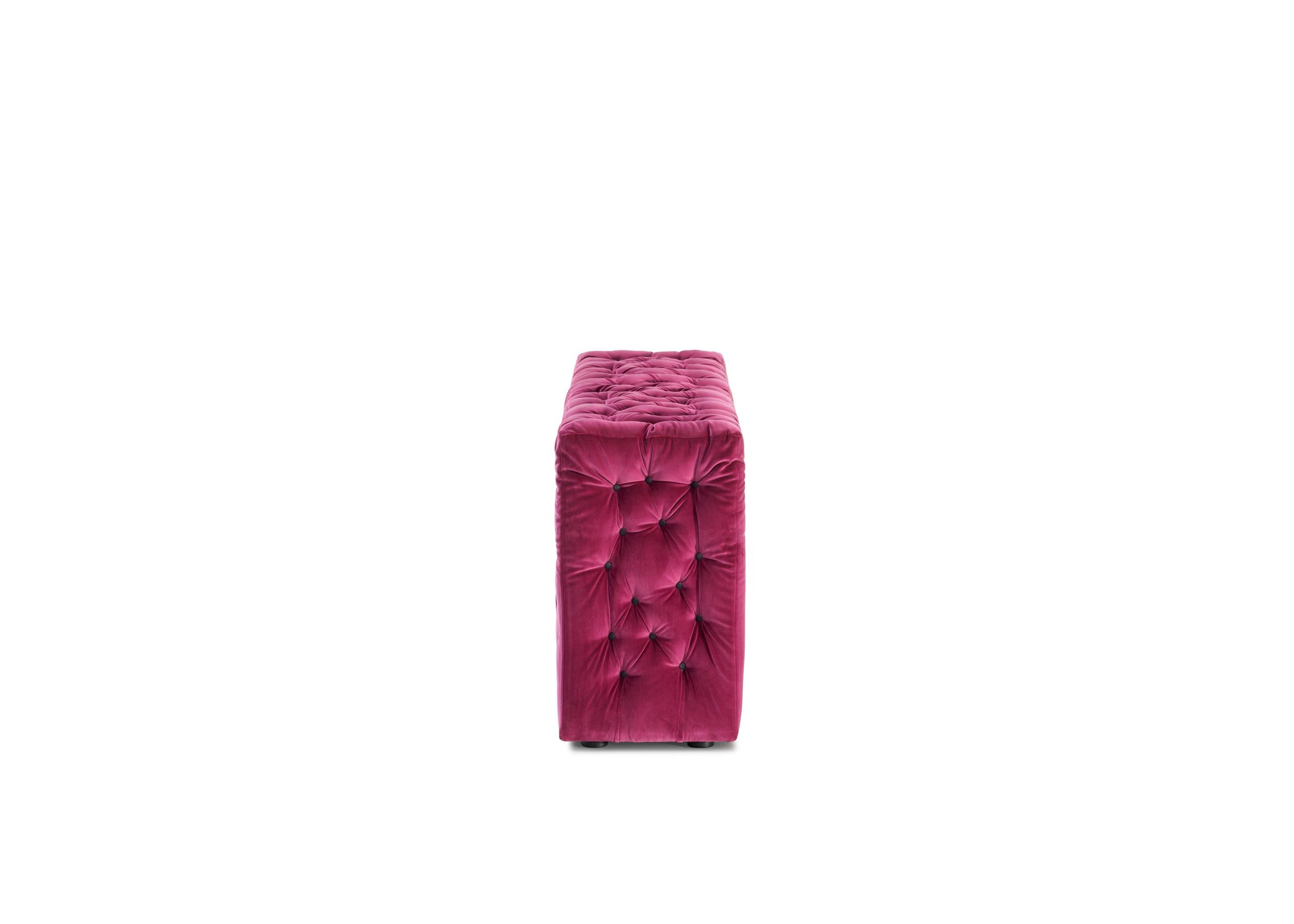 Canapé modulable, composé de modules éclectiques, disponibles en différentes tailles et couleurs, qui peuvent être continuellement réarrangés en fonction des goûts et des besoins.

La Michetta de Gaetano Pesce pour Meritalia est un canapé qui ne se