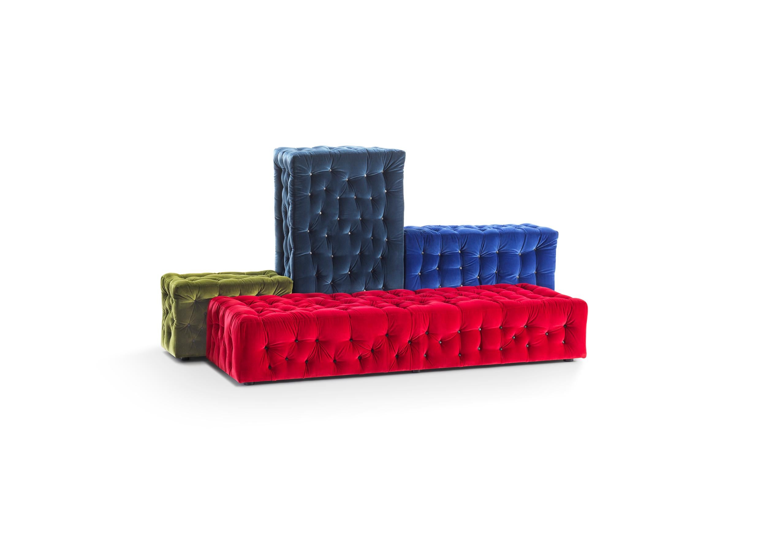 Sofá modular, formado por módulos eclécticos, disponibles en distintos tamaños y colores, que se pueden reorganizar continuamente según el gusto y las necesidades.

La Michetta de Gaetano Pesce para Meritalia es un sofá que no se ajusta a un estilo