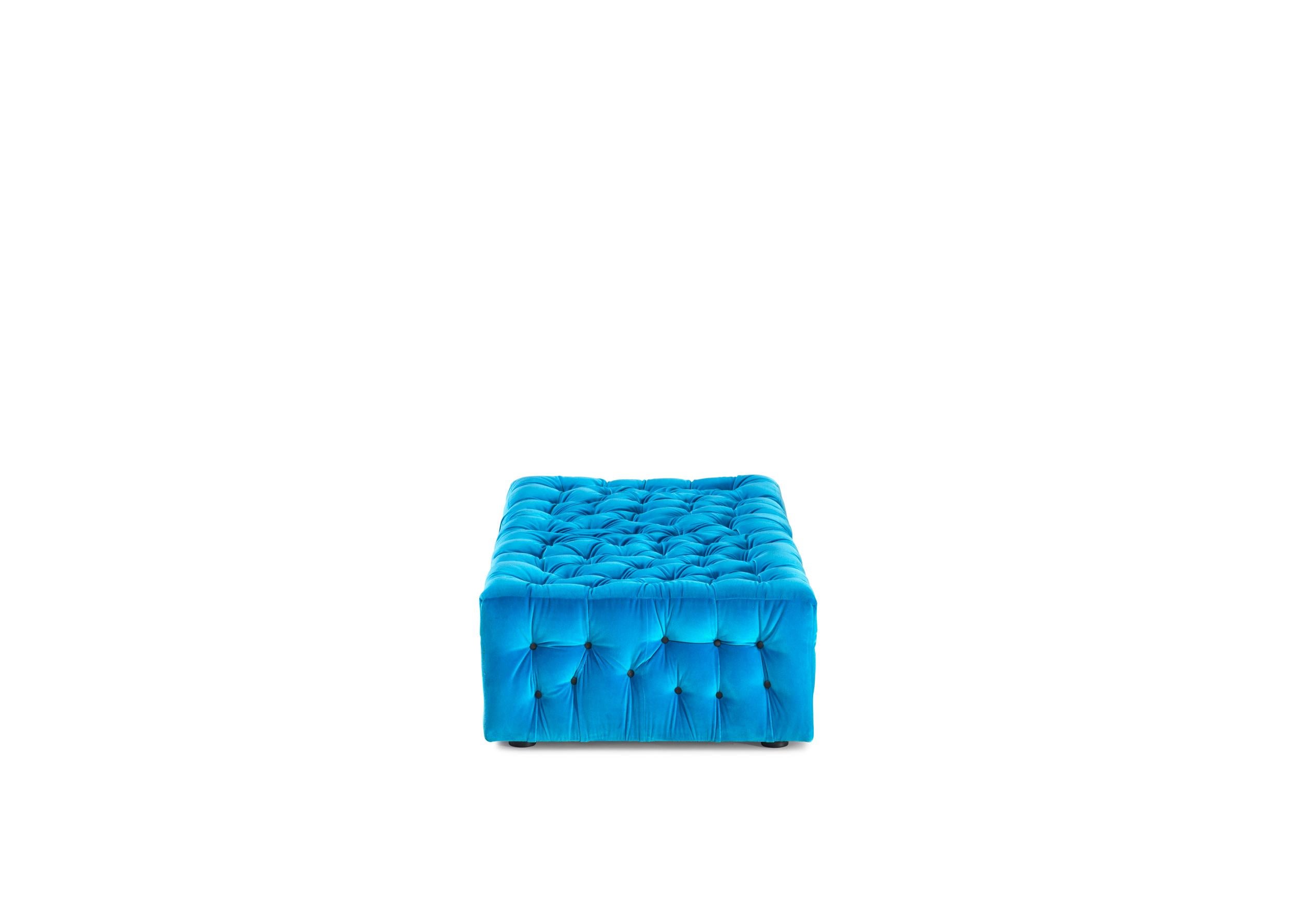 Canapé modulable, composé de modules éclectiques, disponibles en différentes tailles et couleurs, qui peuvent être continuellement réarrangés en fonction des goûts et des besoins.

La Michetta de Gaetano Pesce pour Meritalia est un canapé qui ne se