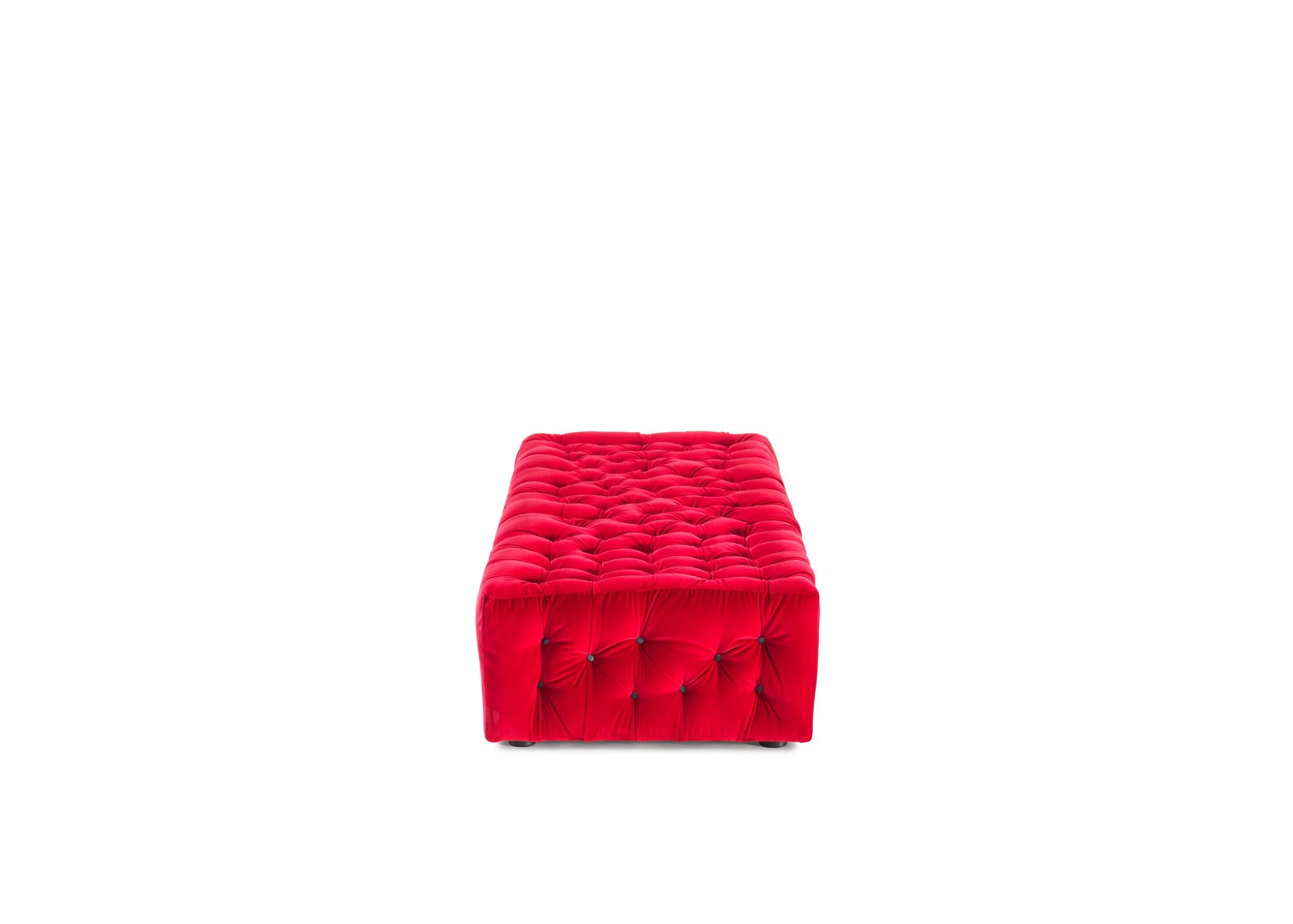Canapé modulable, composé de modules éclectiques, disponibles en différentes tailles et couleurs, qui peuvent être continuellement réarrangés en fonction des goûts et des besoins.

La Michetta de Gaetano Pesce pour Meritalia est un canapé qui ne se