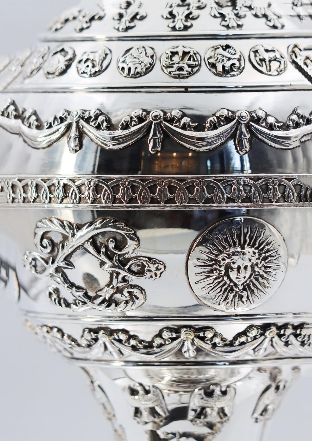 Centro de Mesa La Montgolfiere, Expositor de Caviar Bronce en venta