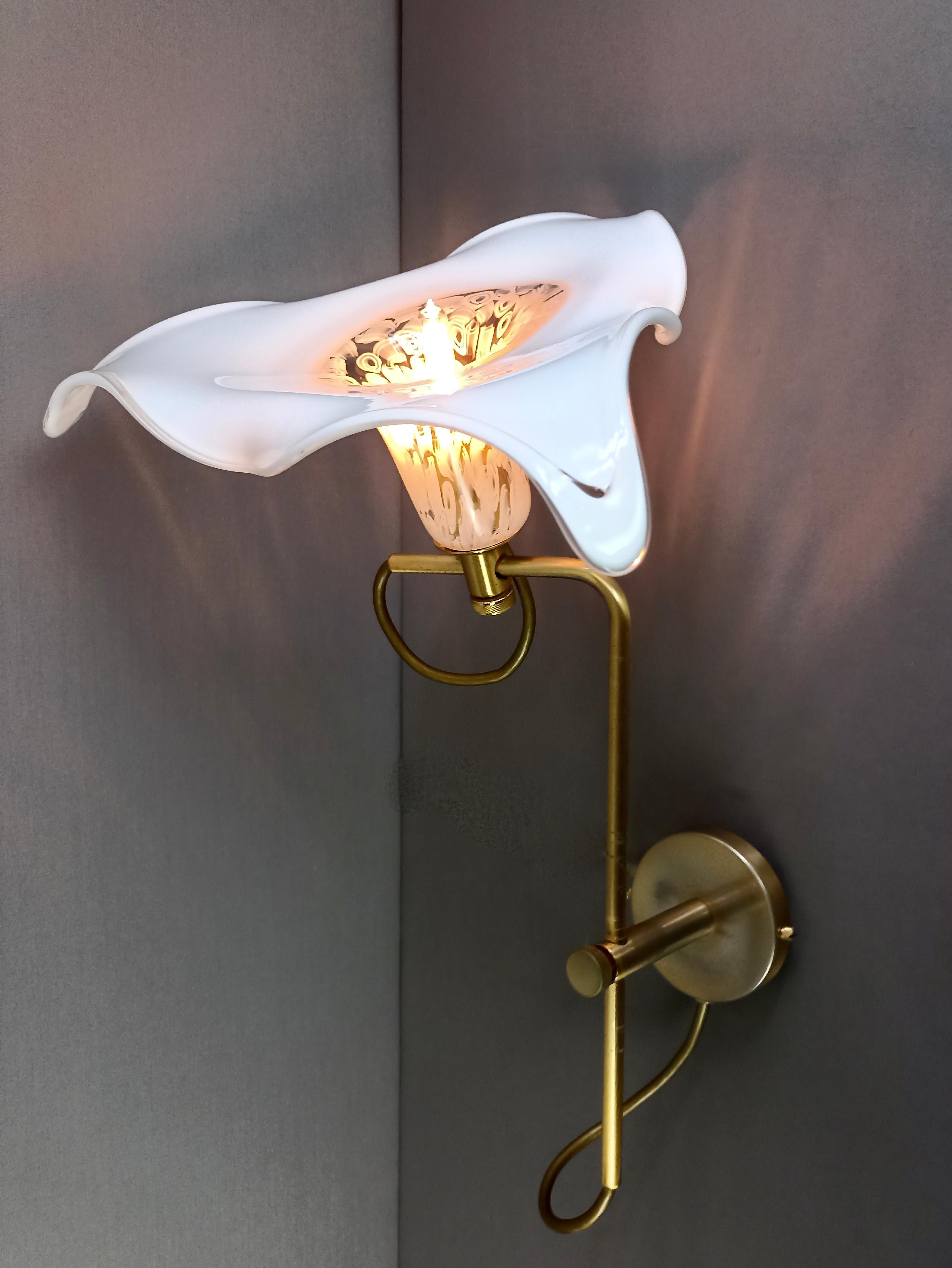 Hand-Crafted La Murrina 90s adjustable one-light flower-shaped Murano glass single wall lamp. For Sale
