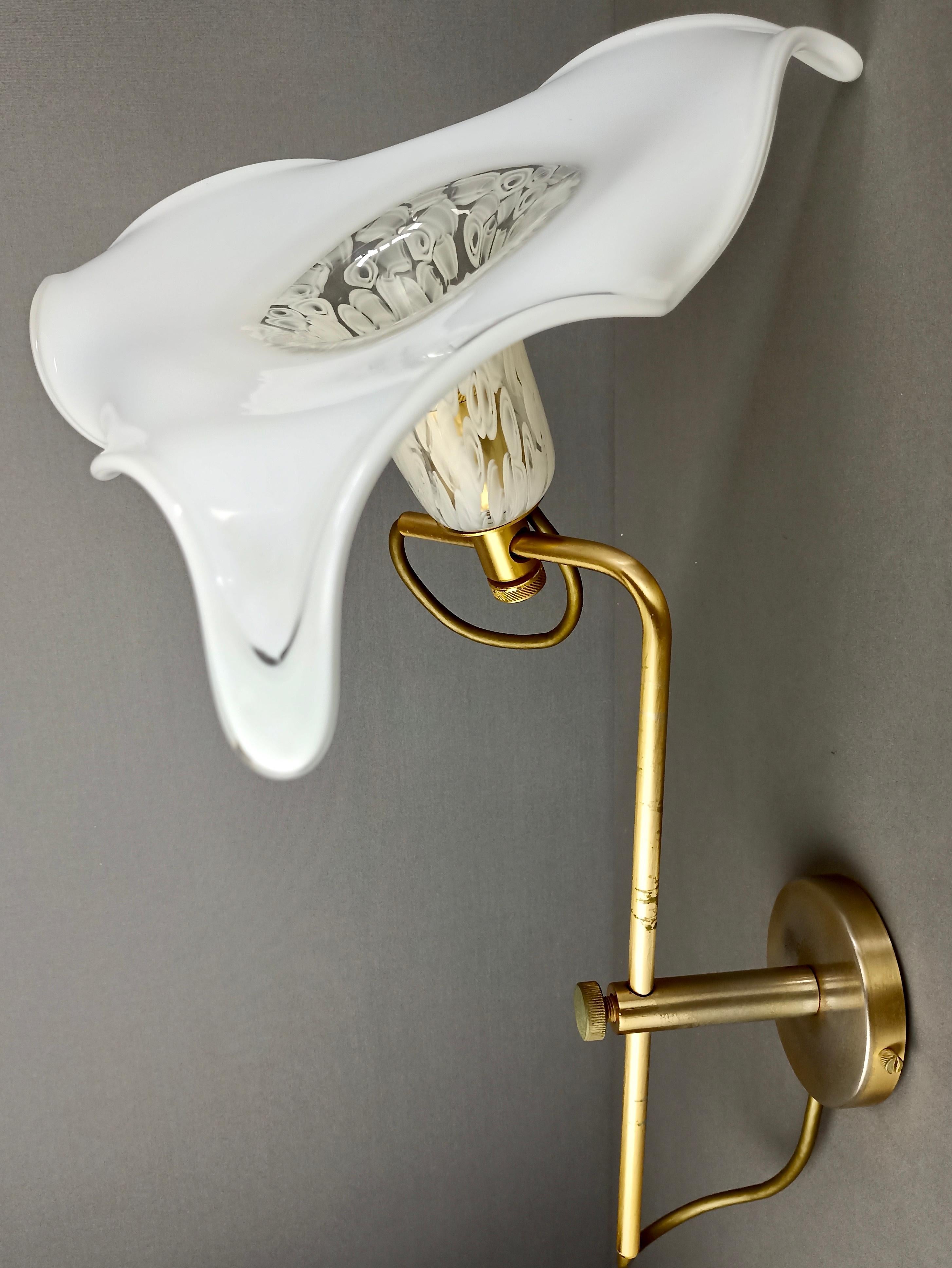 La Murrina 90s adjustable one-light flower-shaped Murano glass single wall lamp. For Sale 1