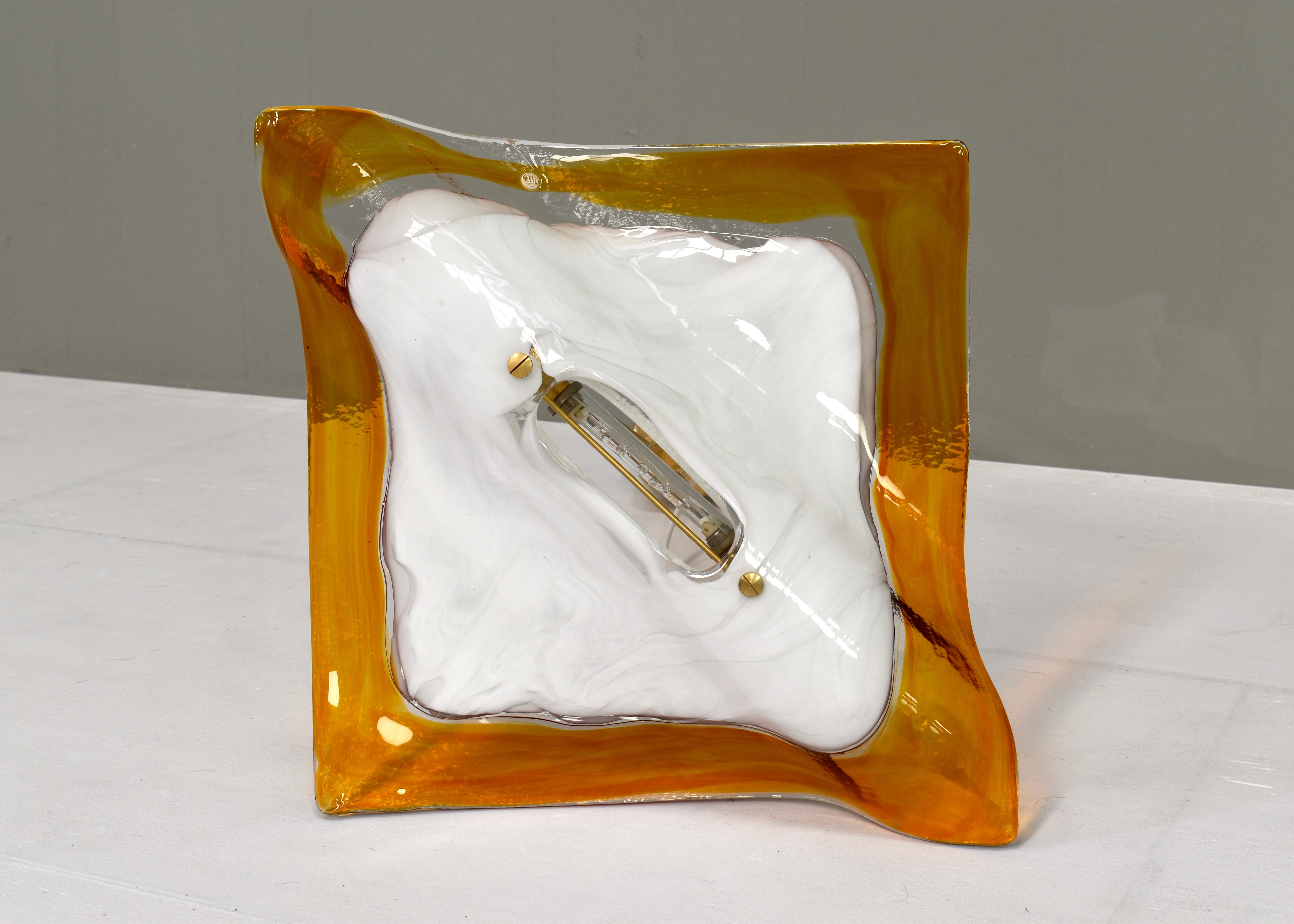 La Murrina 'Albatros' ceiling lamp Murano glass / brass details Italy circa 1980 For Sale 8