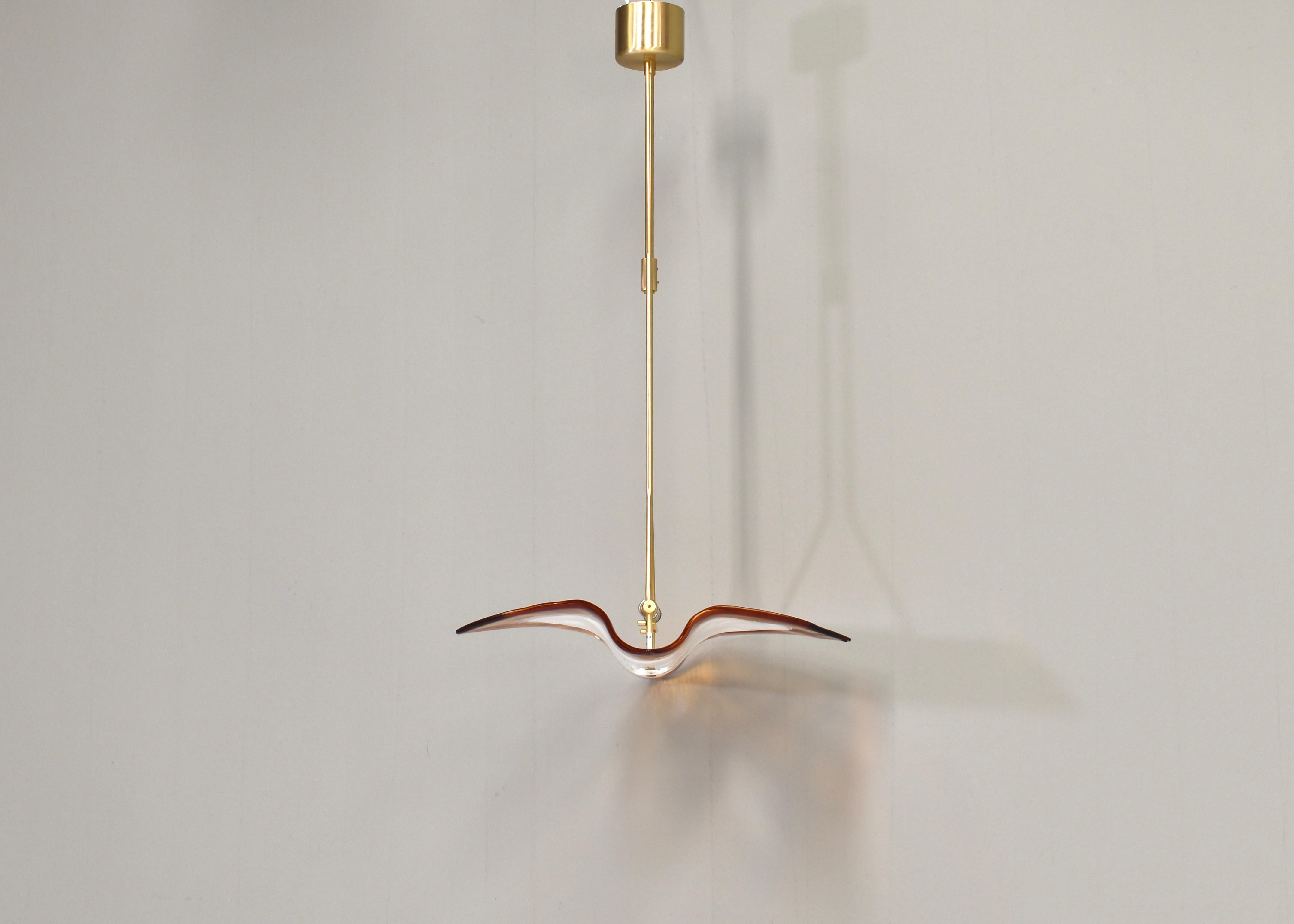Murano glass pendant lamp model Albatros by La Murrina.
The large pendant lamp is adjustable in height from 78 to 107 centimeter.
The lamp is labeled La Murrina, Albatros and has a stamp in the glass.
The lamp is in amazing condition.
We also have a
